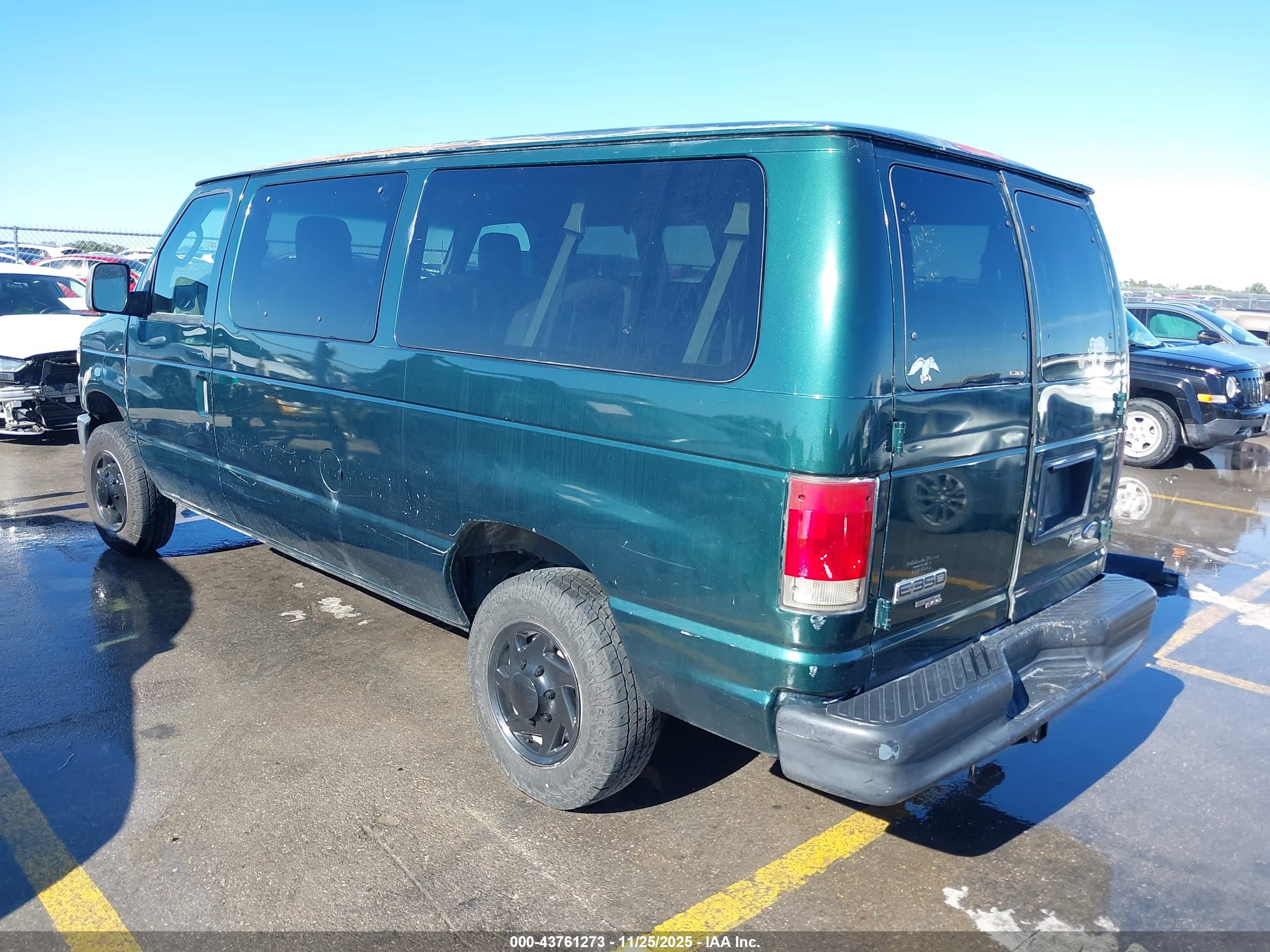 FORD E-350 image 3