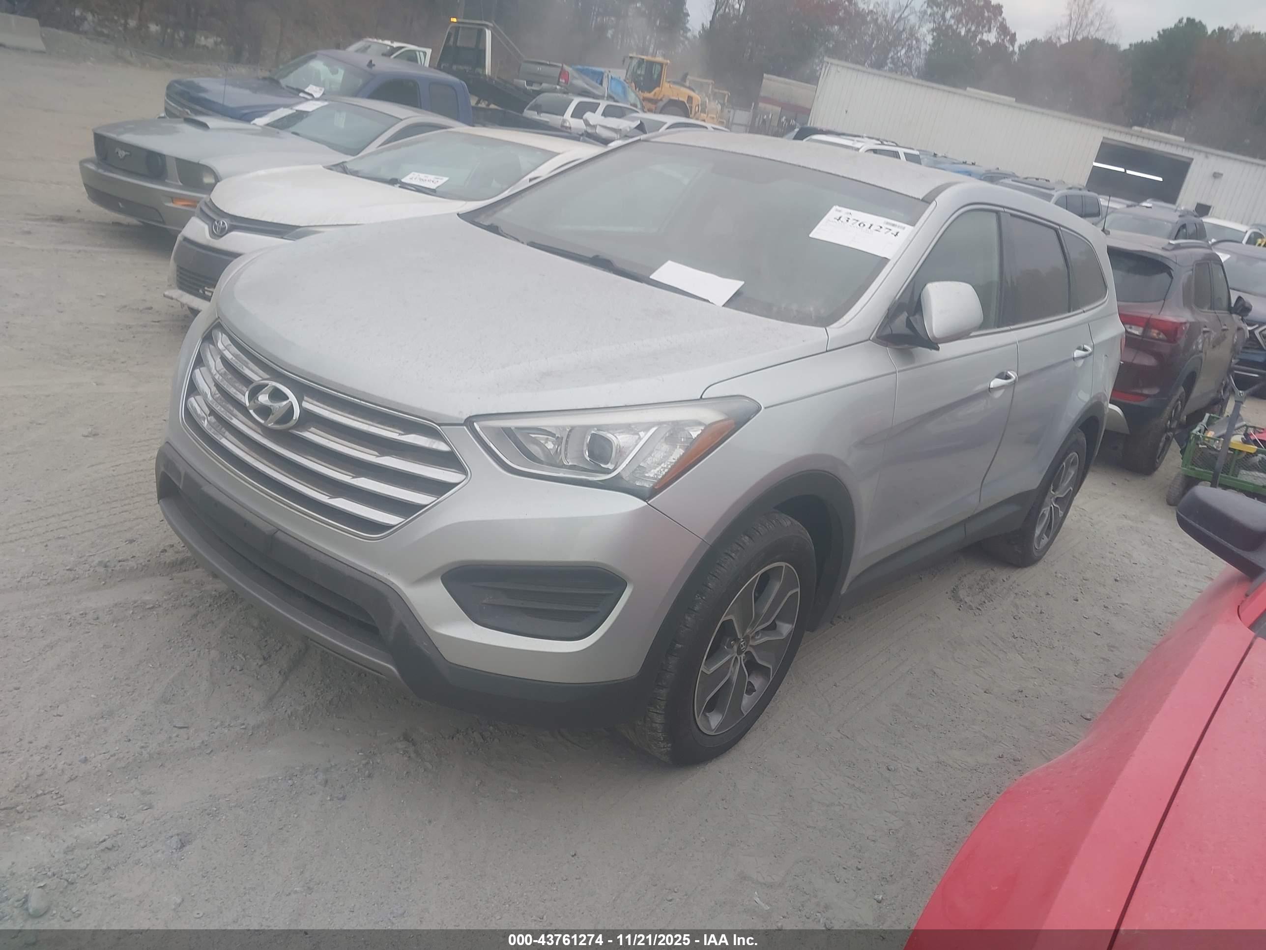 HYUNDAI SANTA image 2