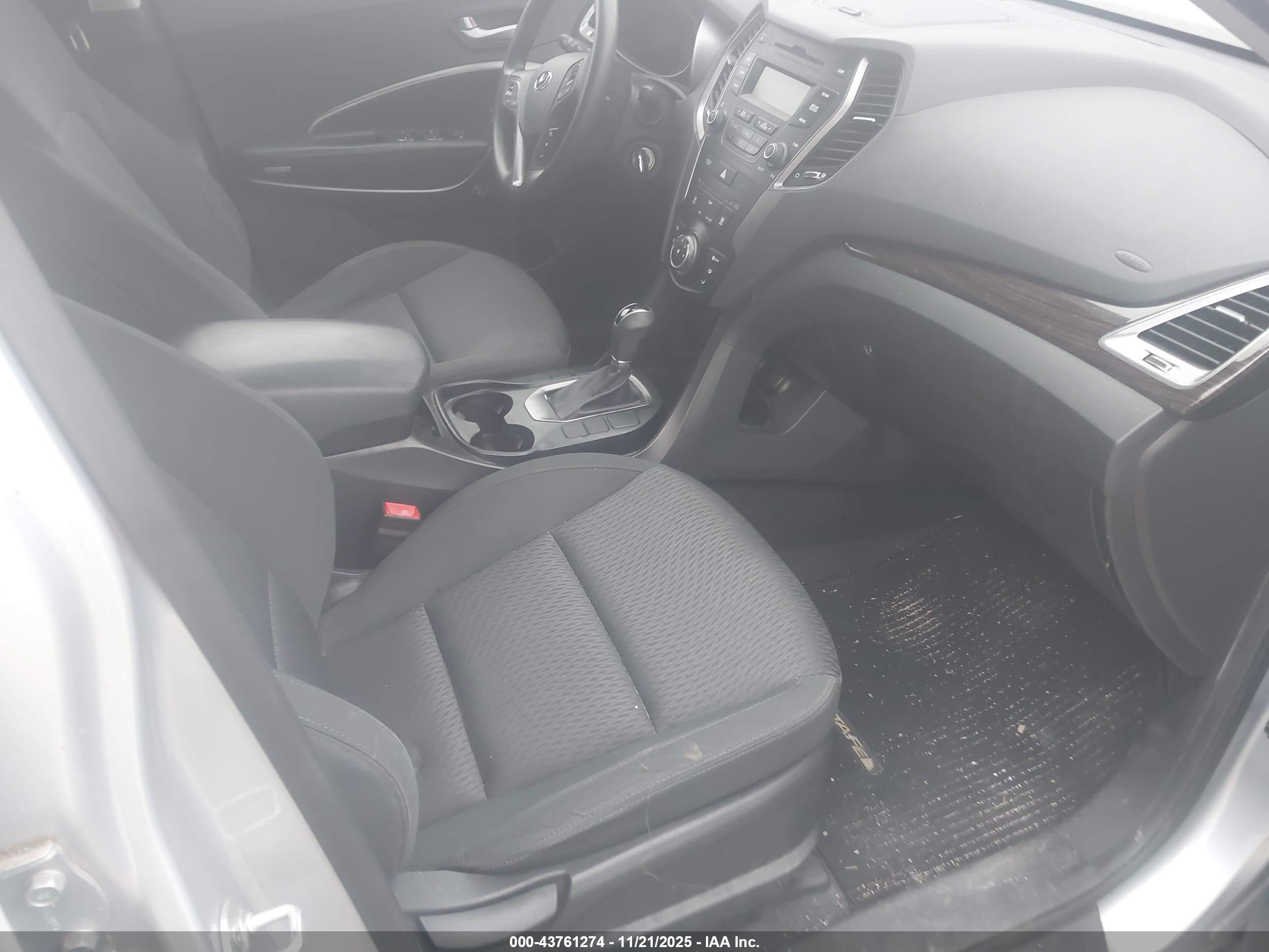 HYUNDAI SANTA image 5