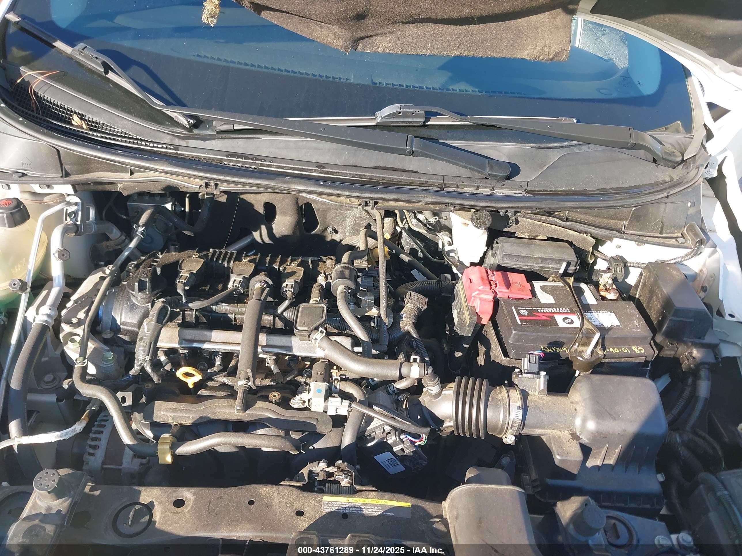 NISSAN VERSA image 10