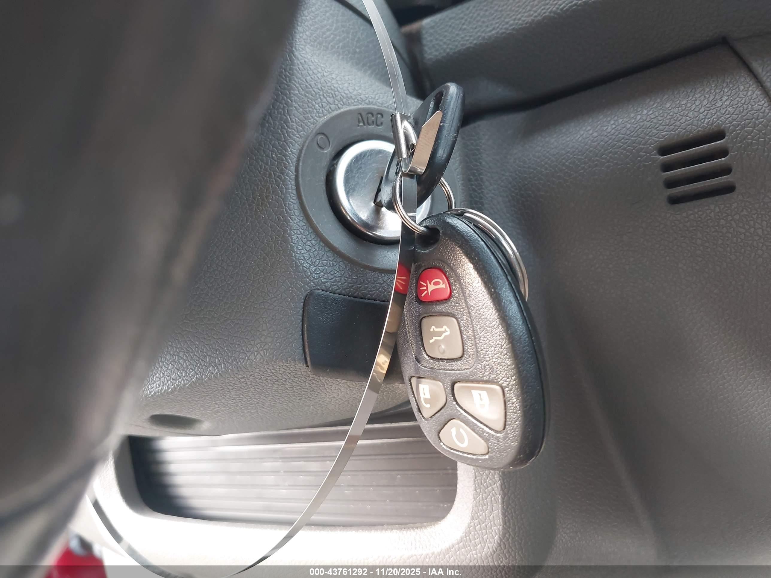 CHEVROLET TRAVERSE image 11