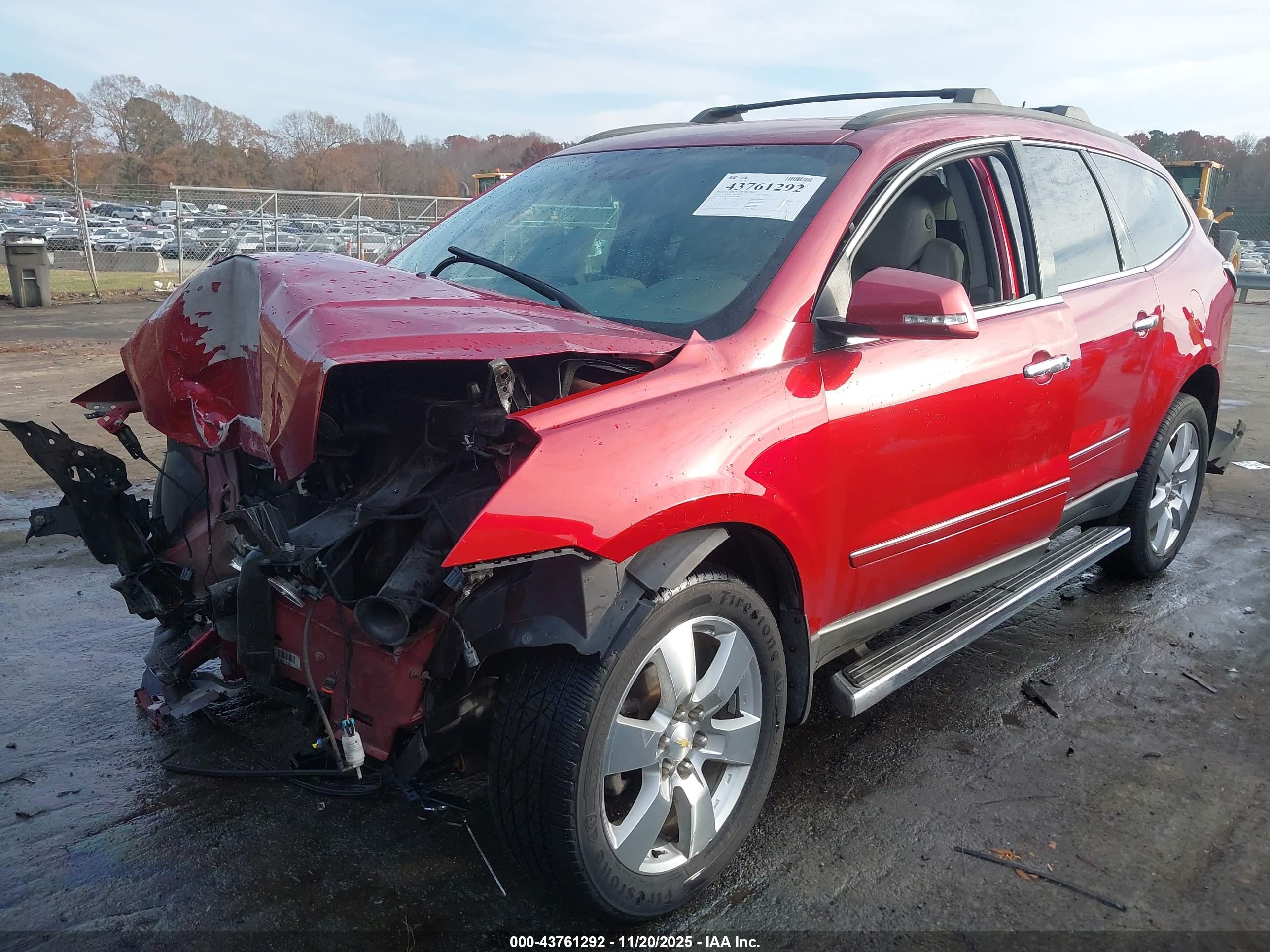 CHEVROLET TRAVERSE image 2