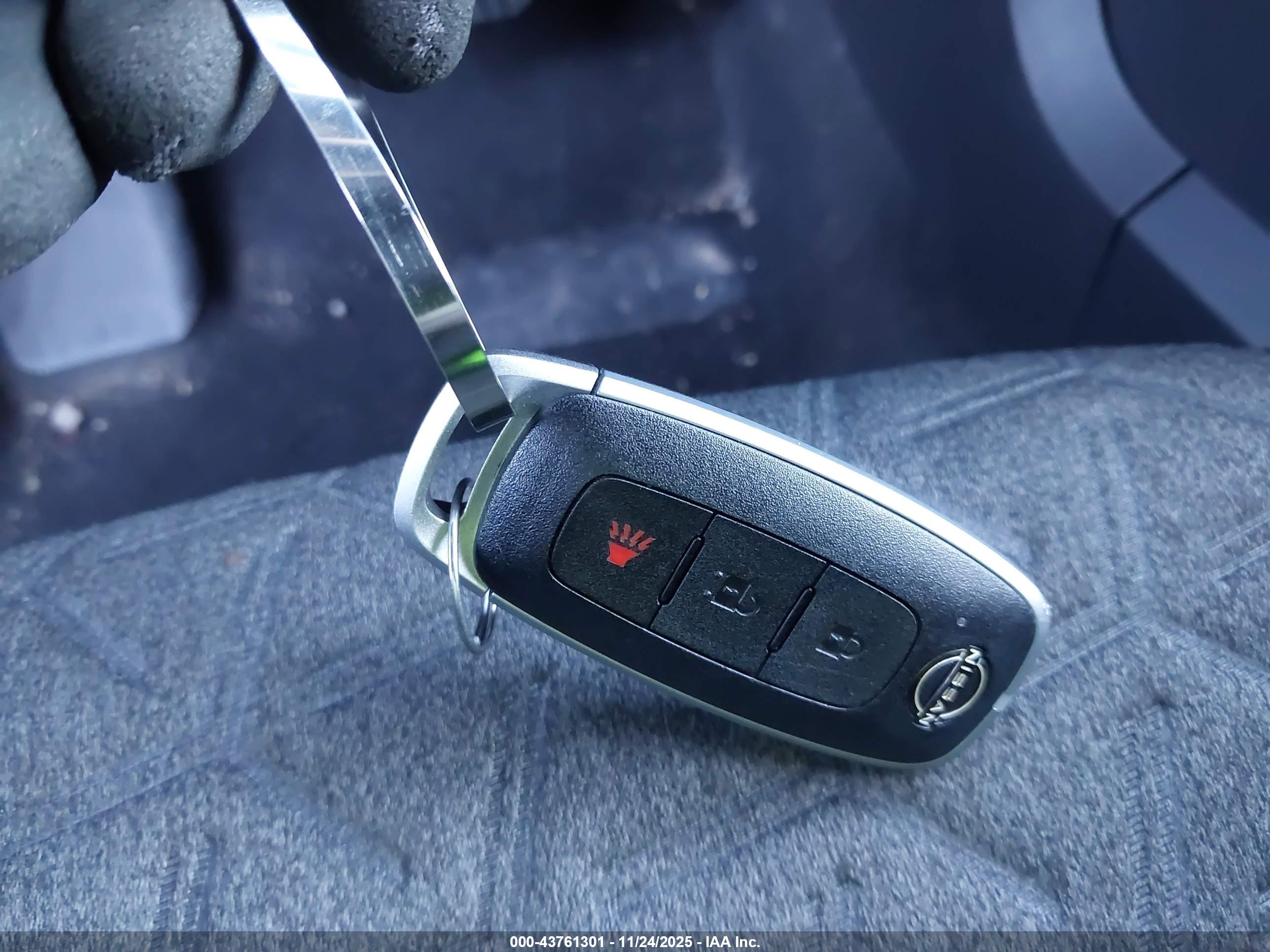 NISSAN KICKS image 11