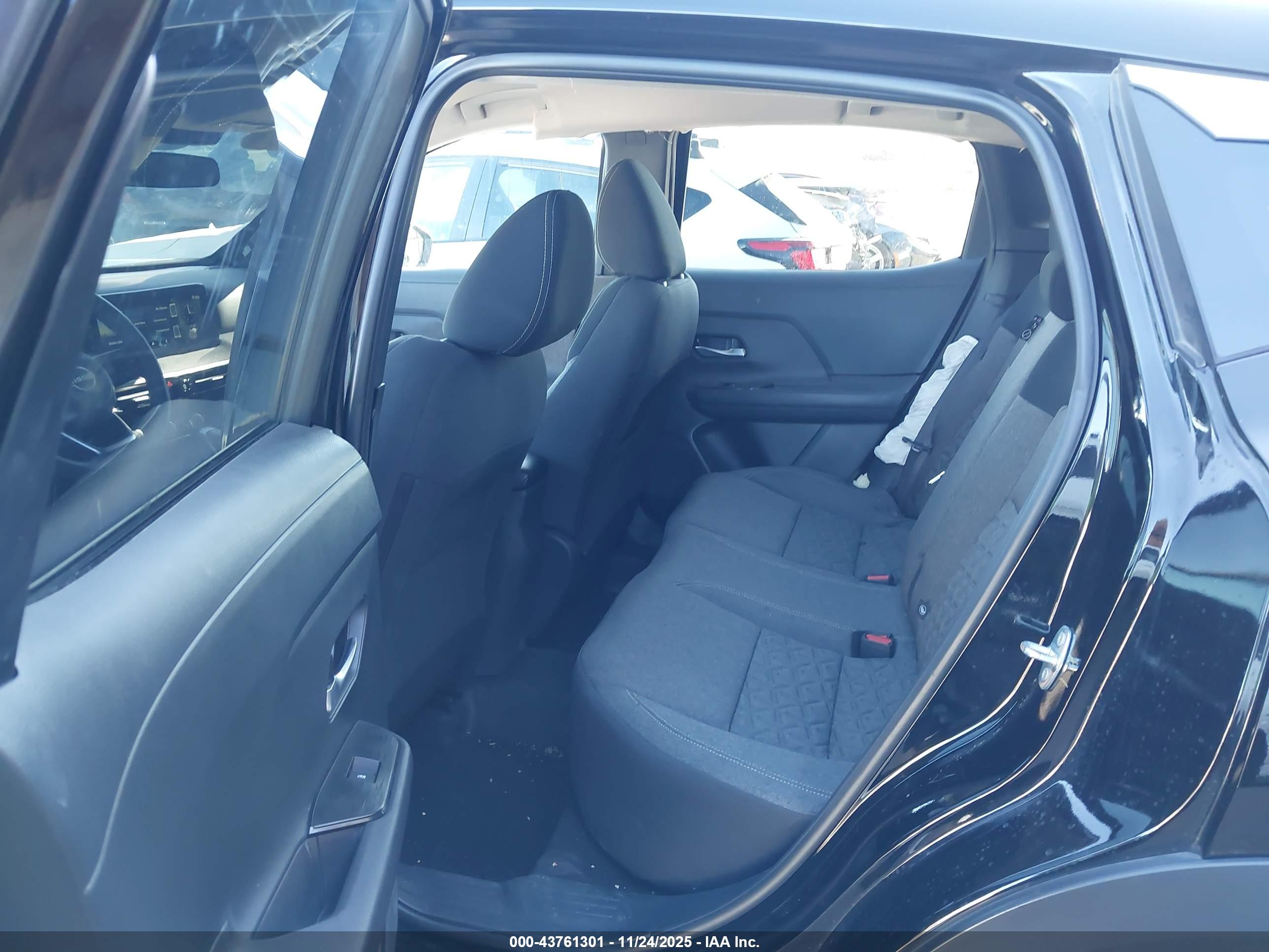 NISSAN KICKS image 8