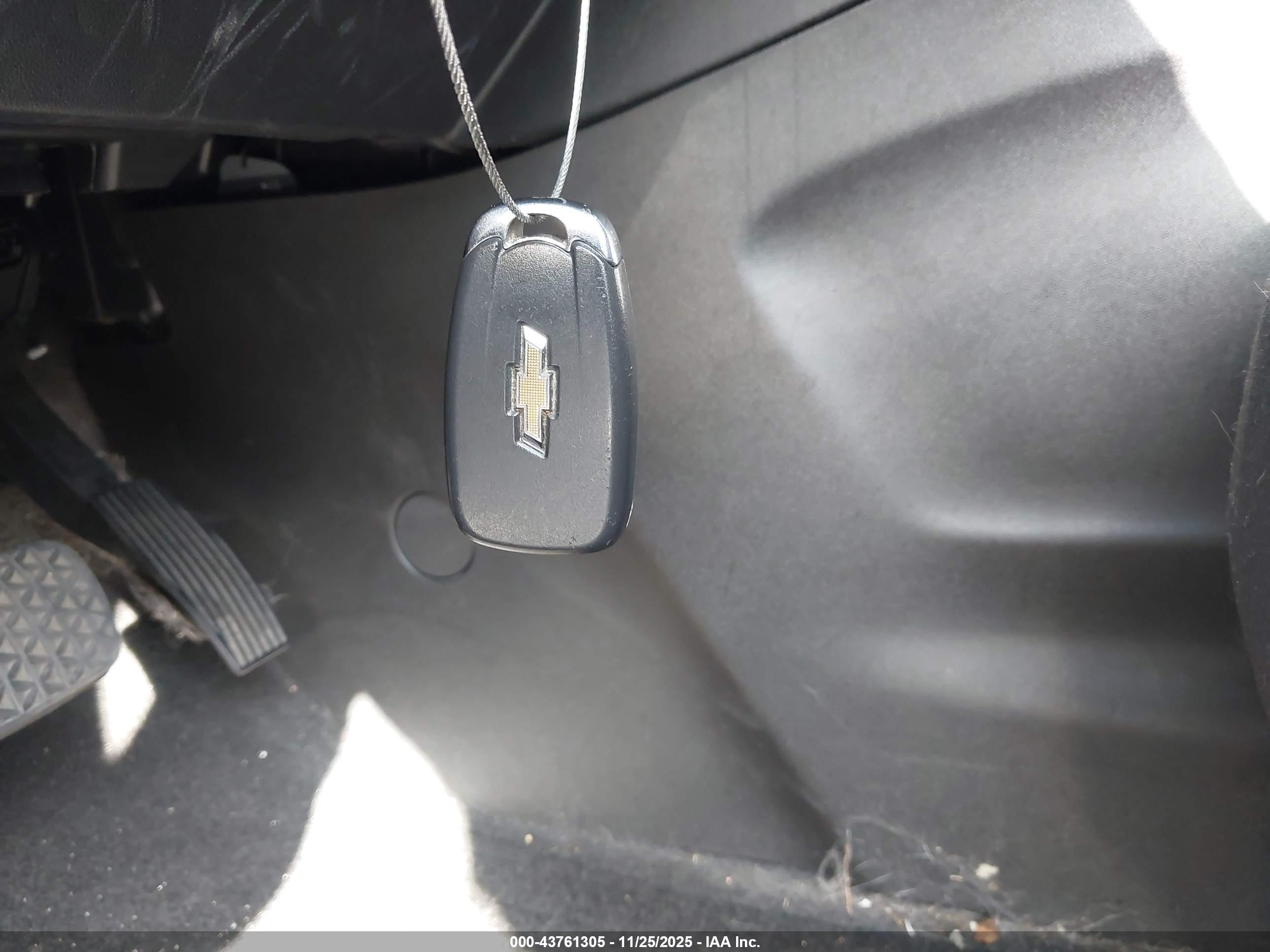 CHEVROLET EQUINOX image 11