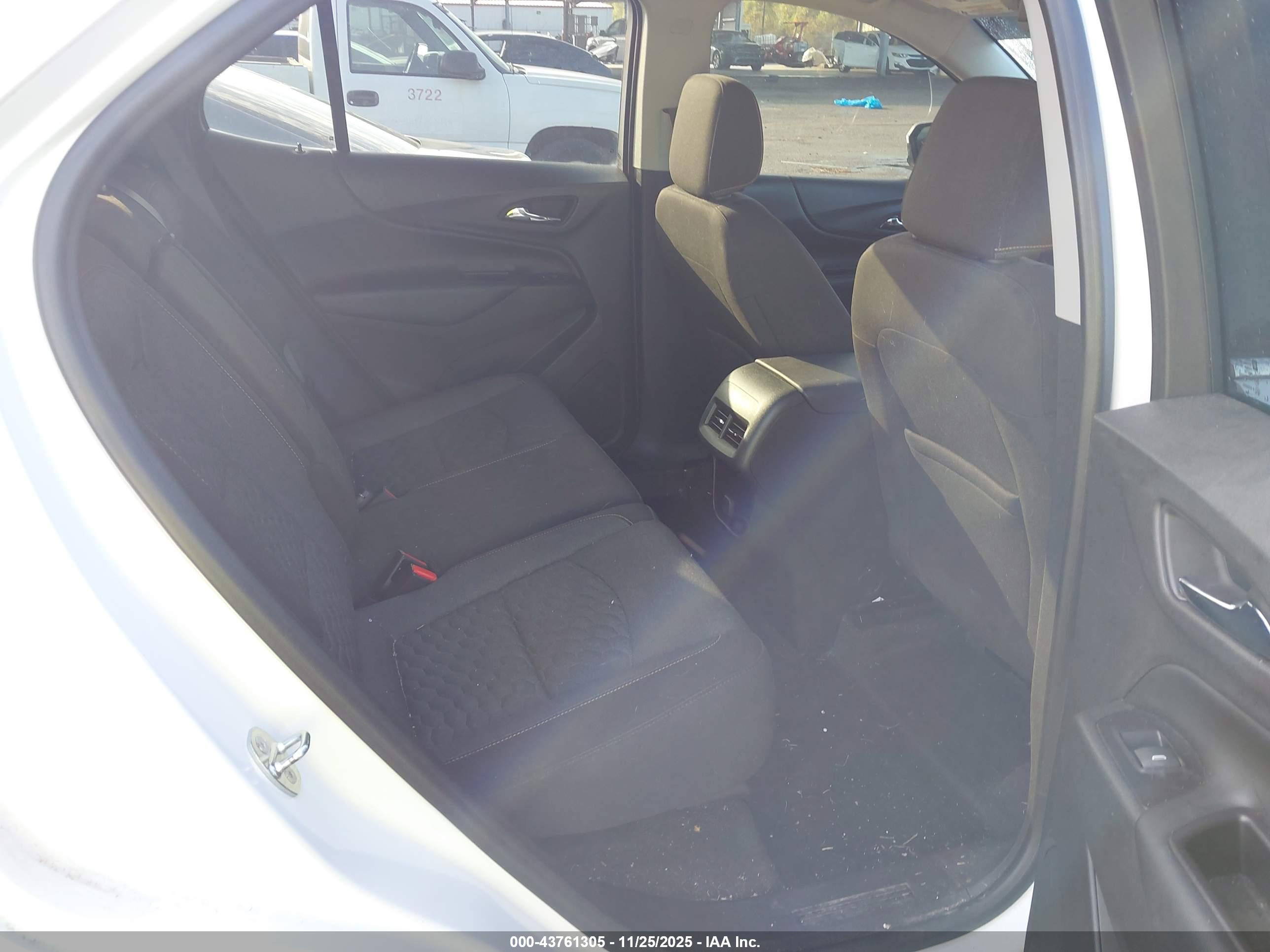 CHEVROLET EQUINOX image 8