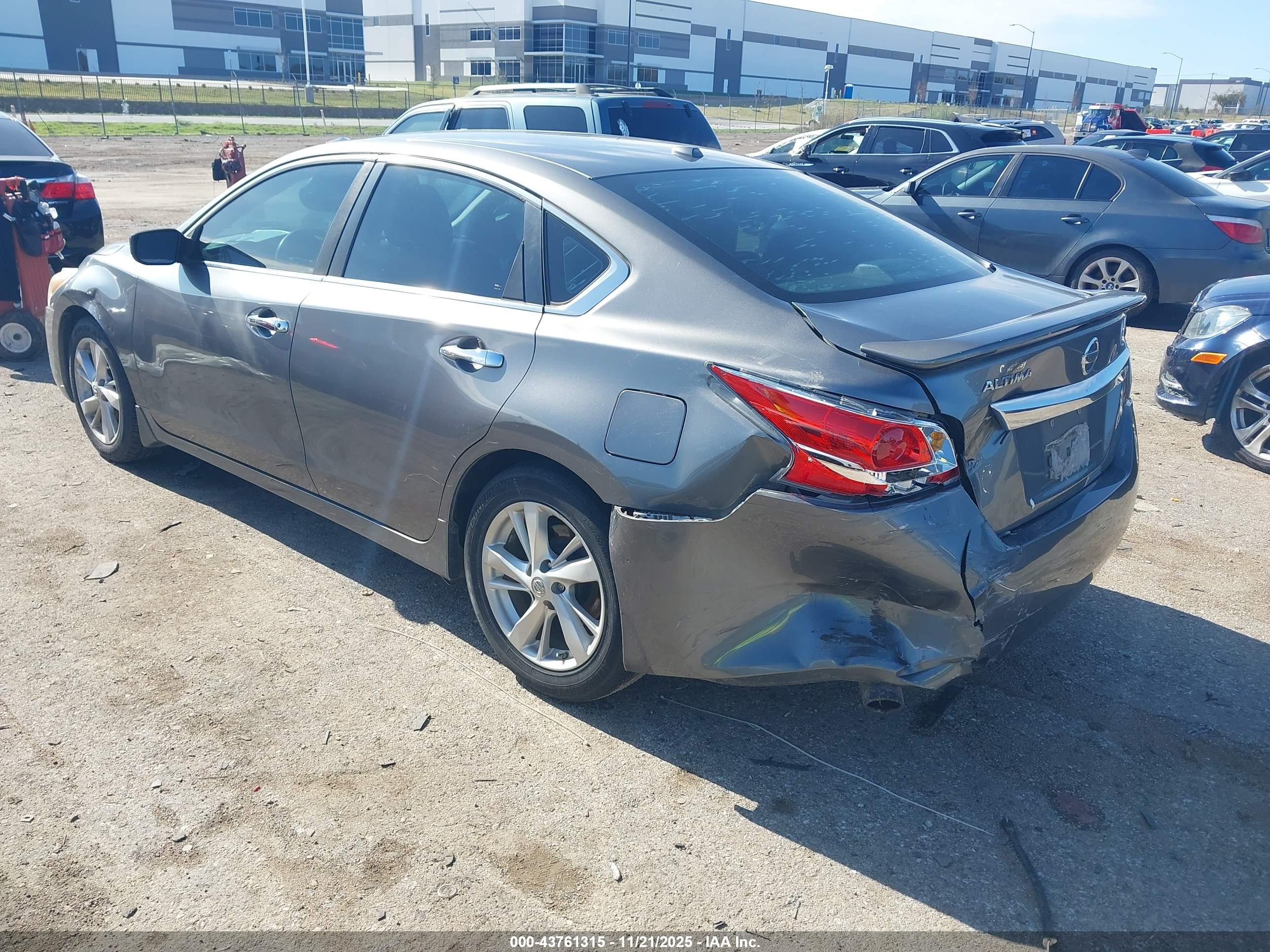 NISSAN ALTIMA image 3