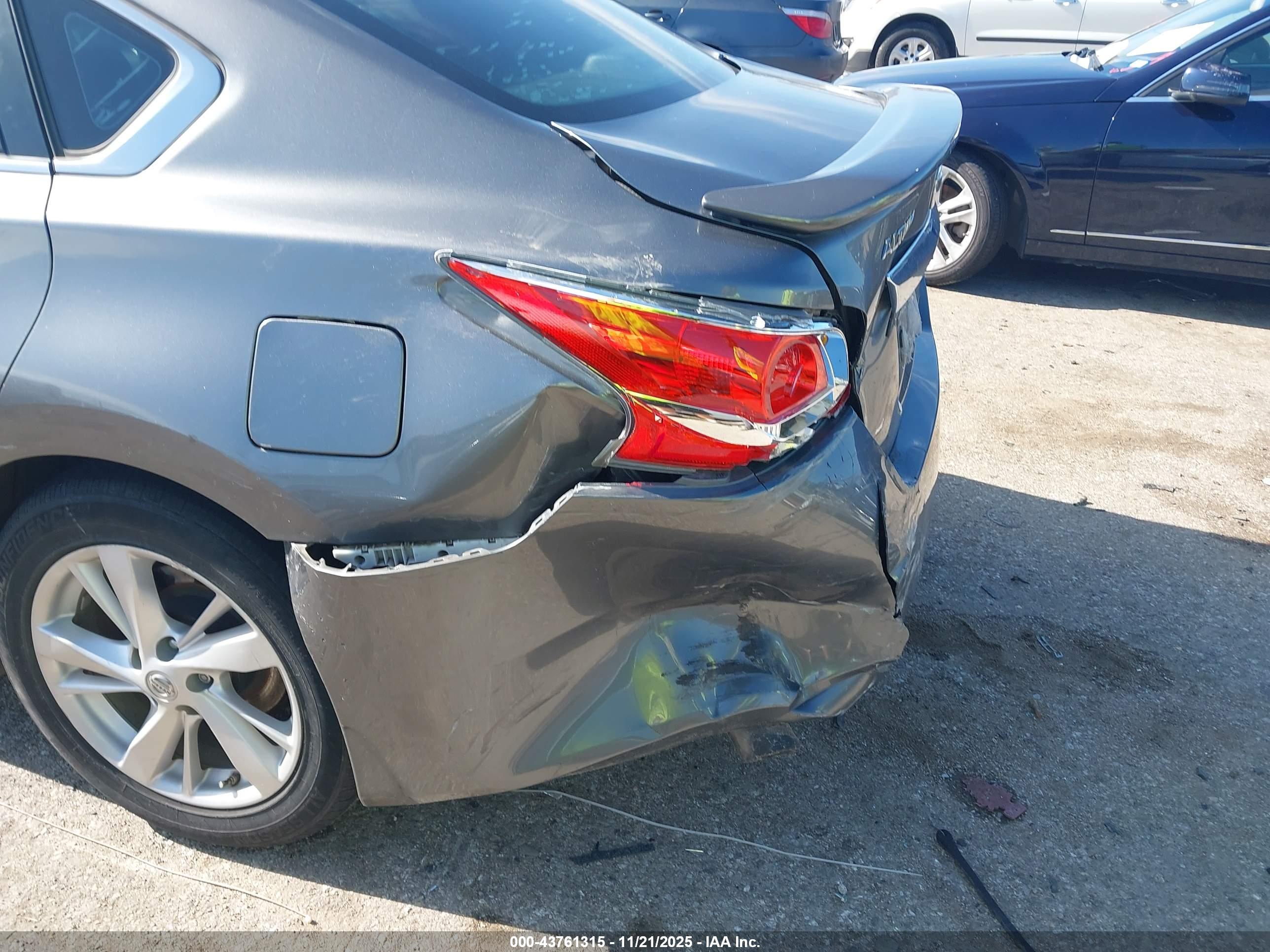 NISSAN ALTIMA image 6