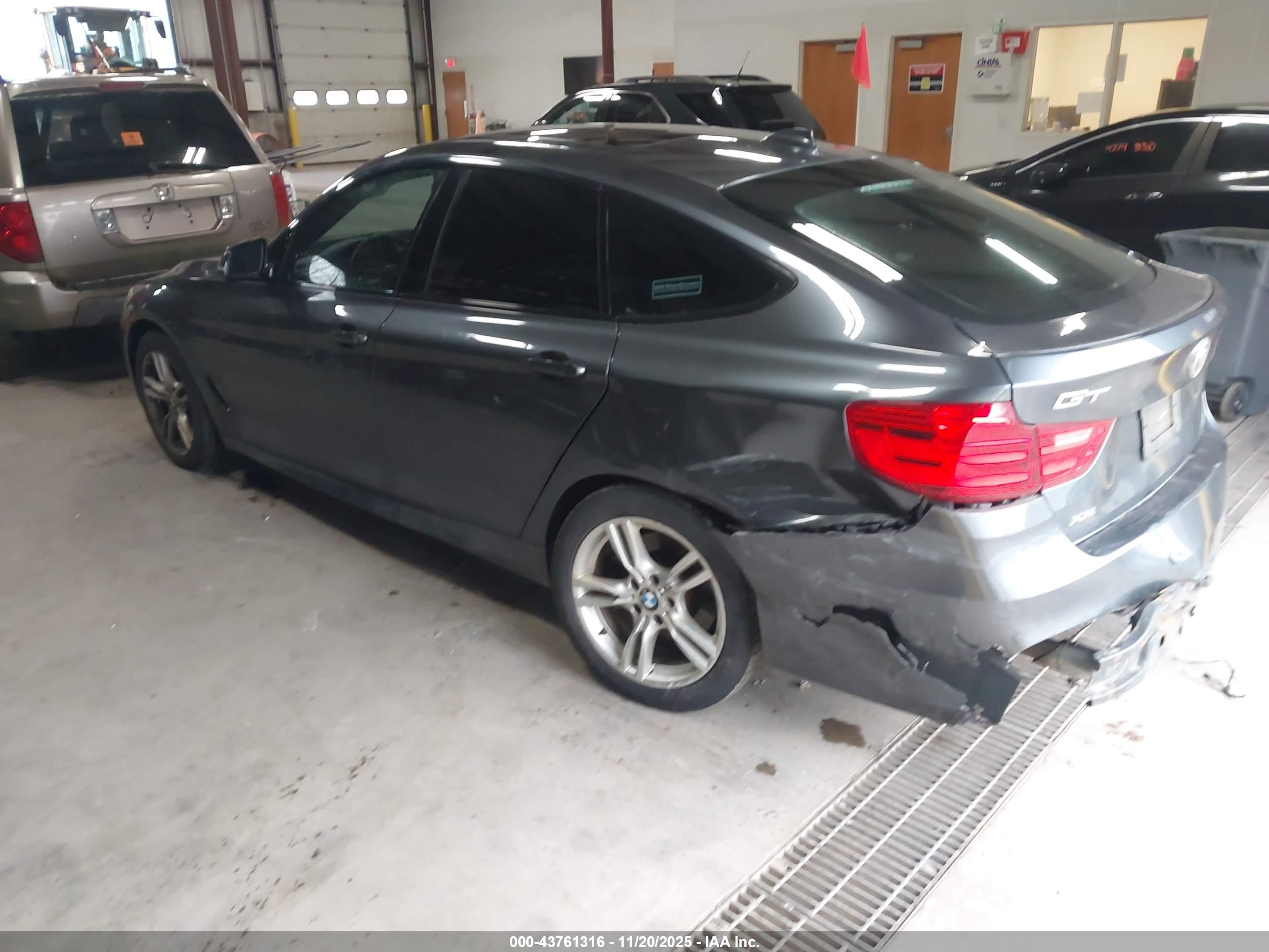 BMW 335I image 3