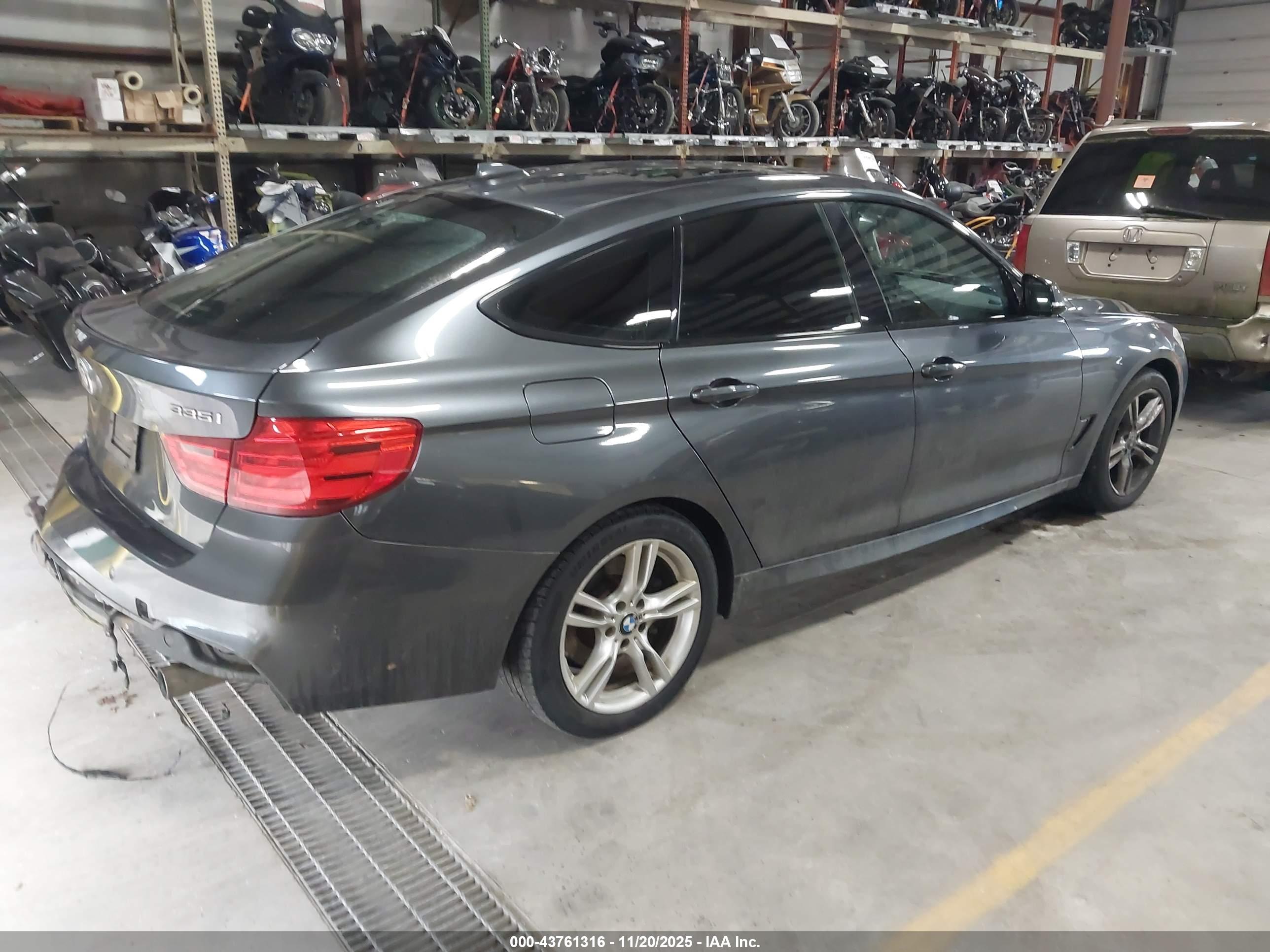 BMW 335I image 4