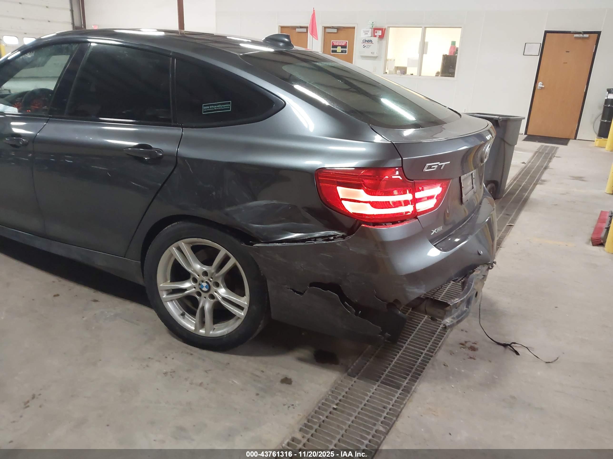 BMW 335I image 6