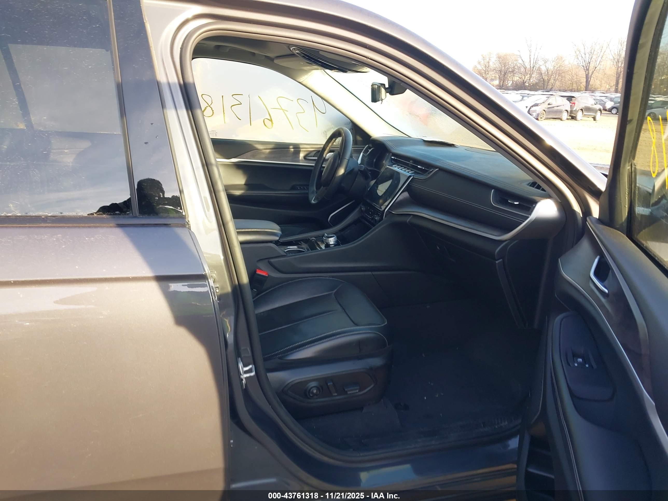 JEEP GRAND image 5