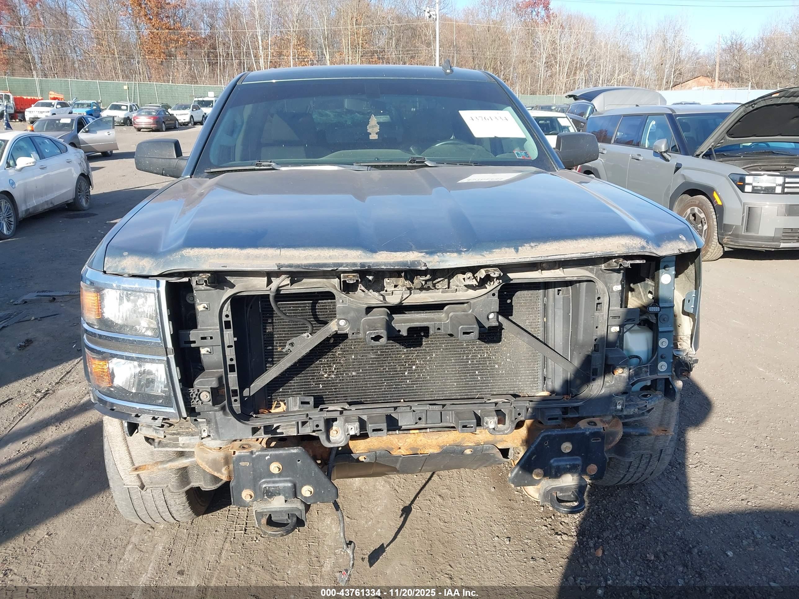 CHEVROLET SILVERADO image 6