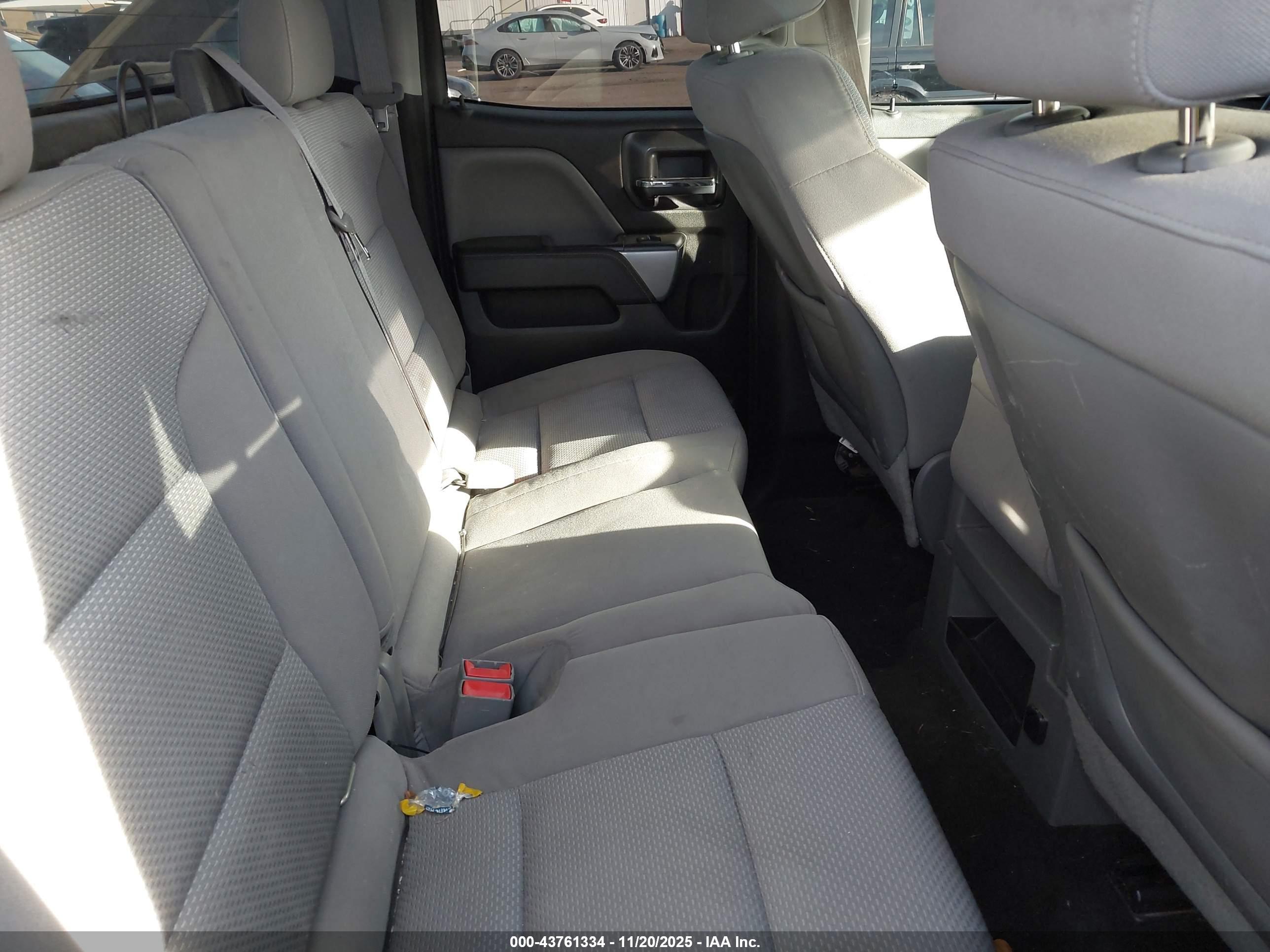 CHEVROLET SILVERADO image 8