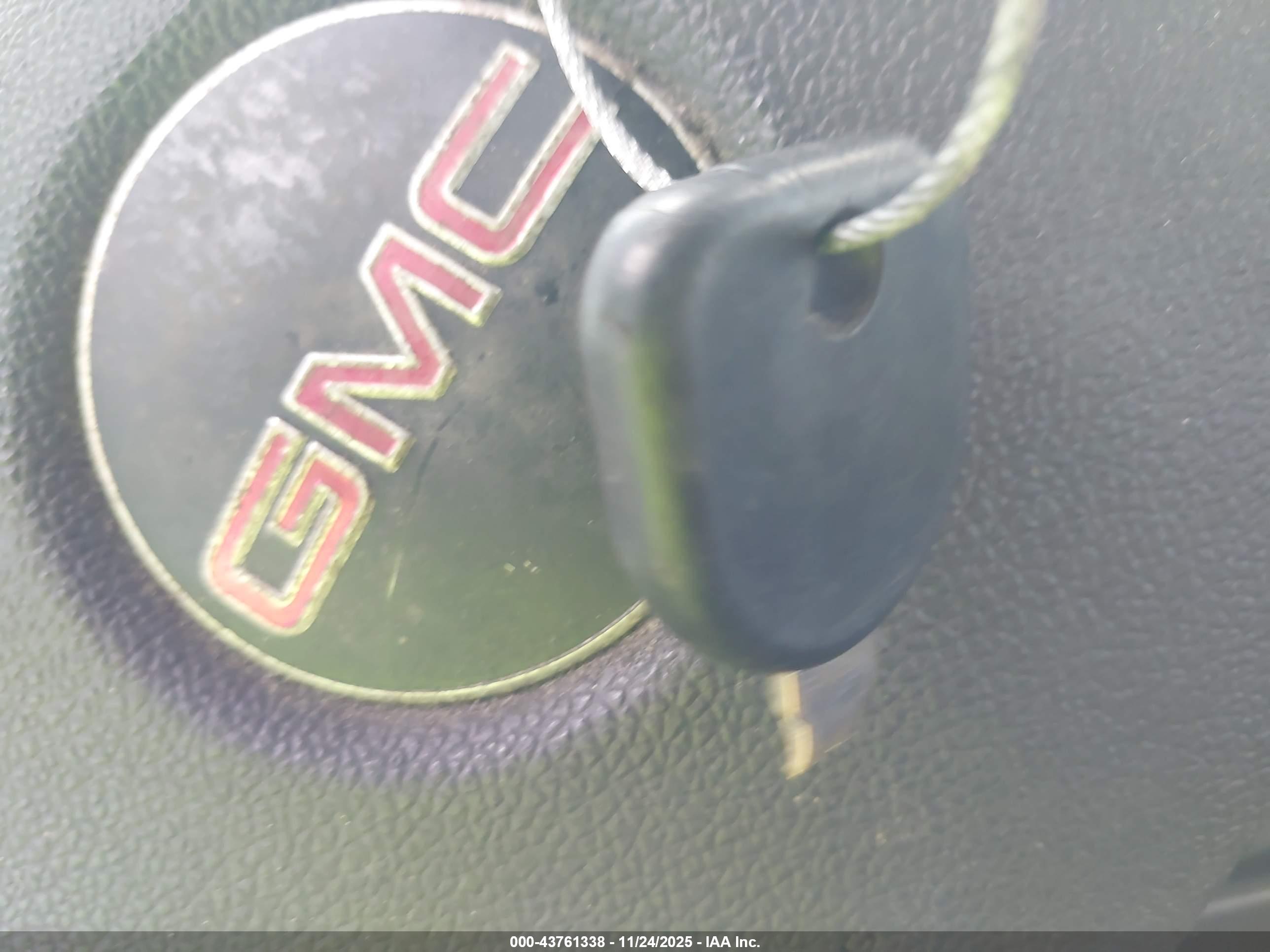 GMC SAVANA image 11