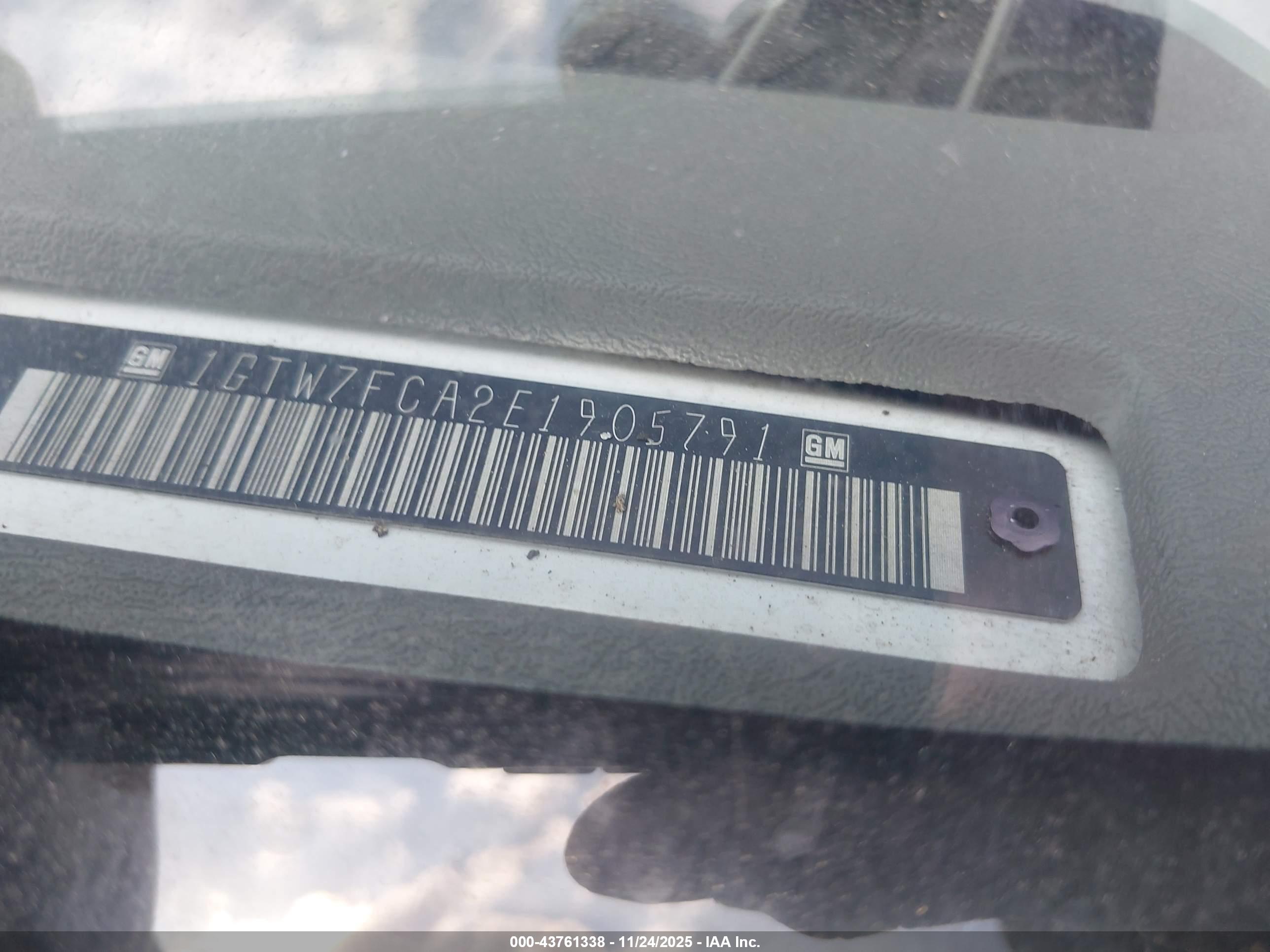 GMC SAVANA image 9