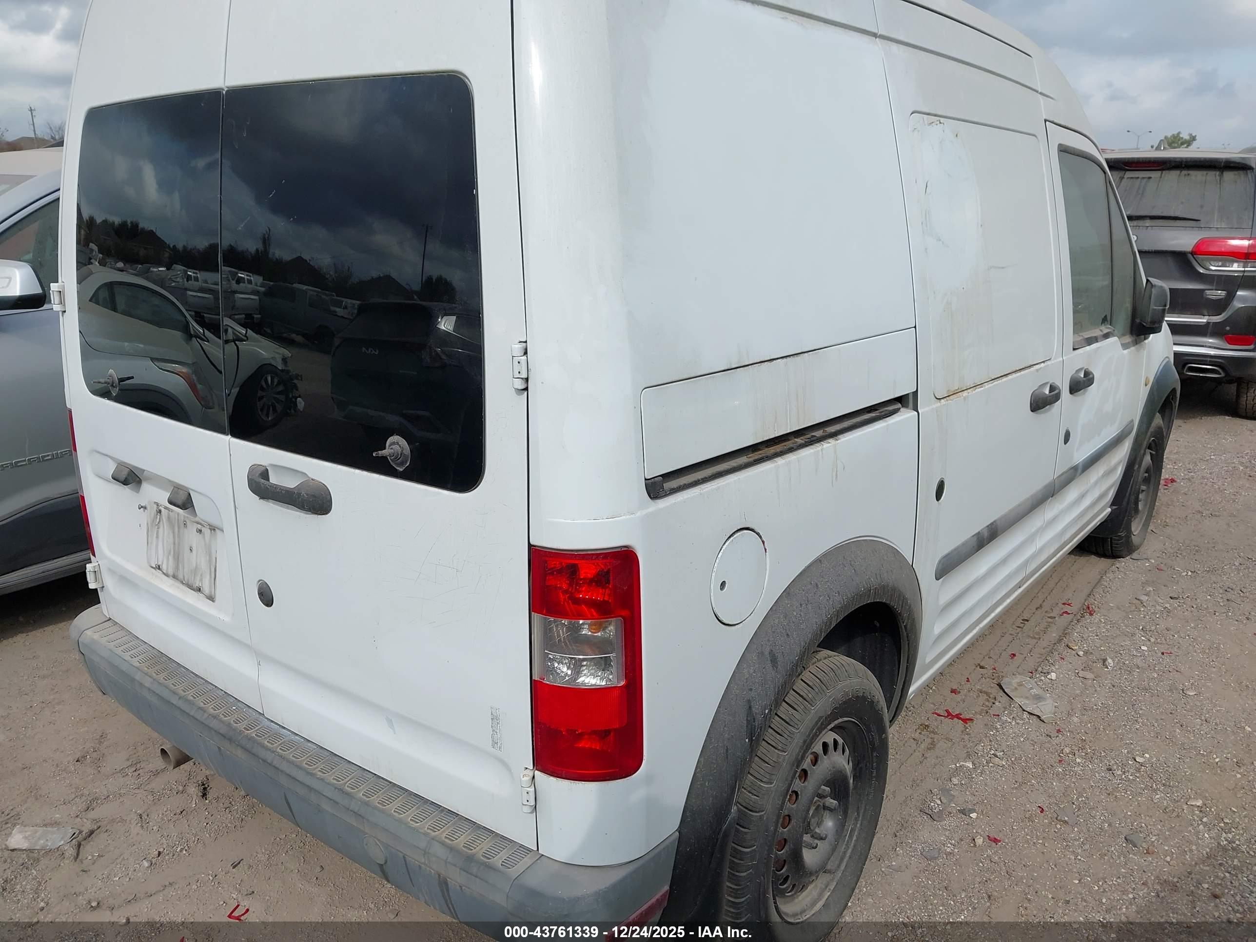 FORD TRANSIT image 4