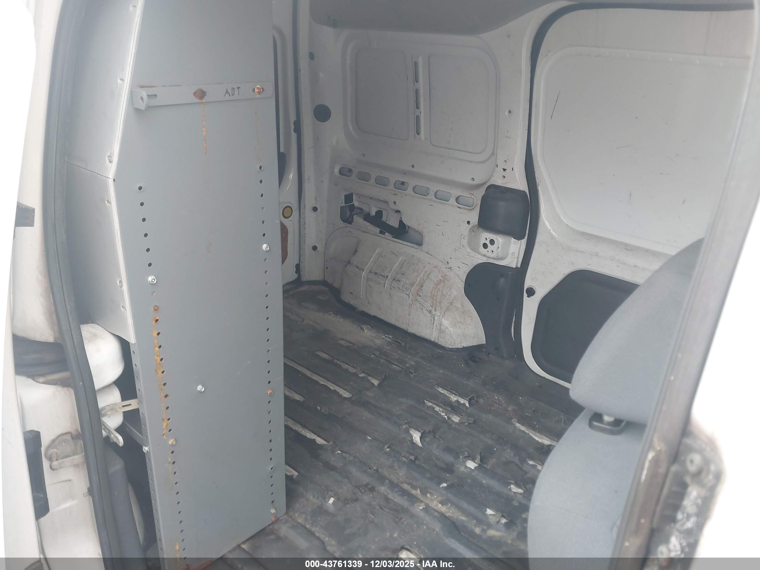 FORD TRANSIT image 8