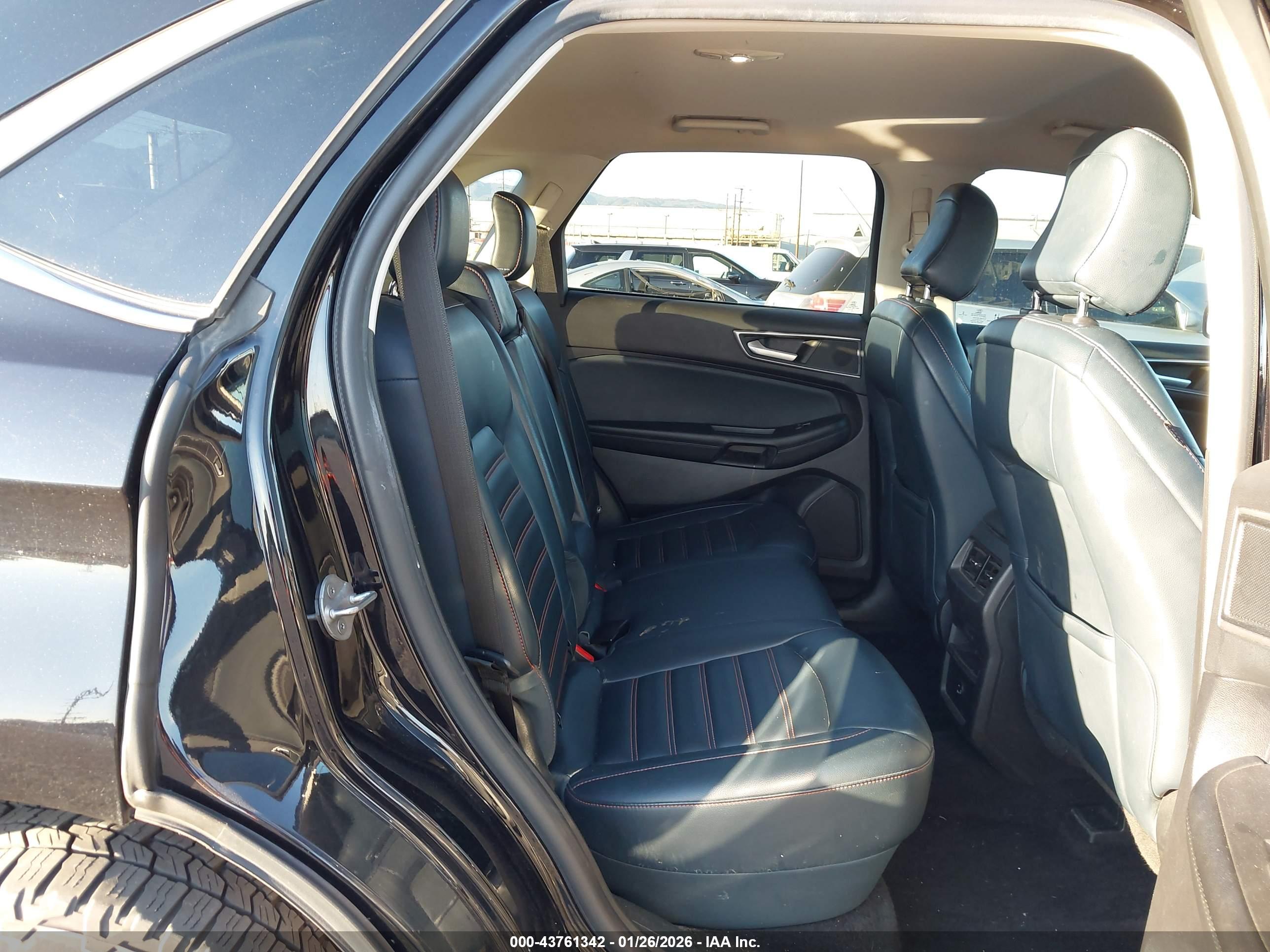 FORD EDGE image 8
