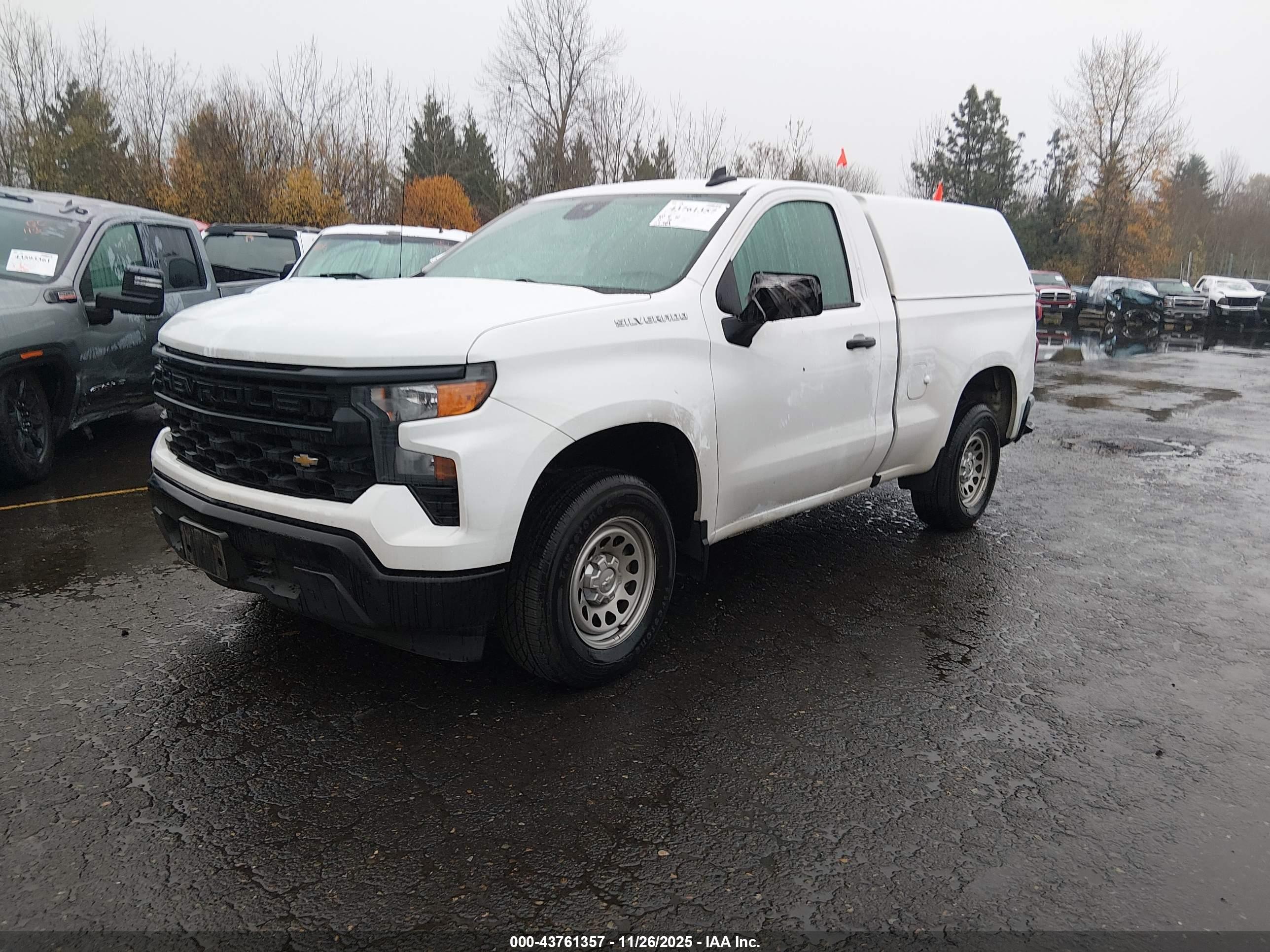 CHEVROLET SILVERADO image 2