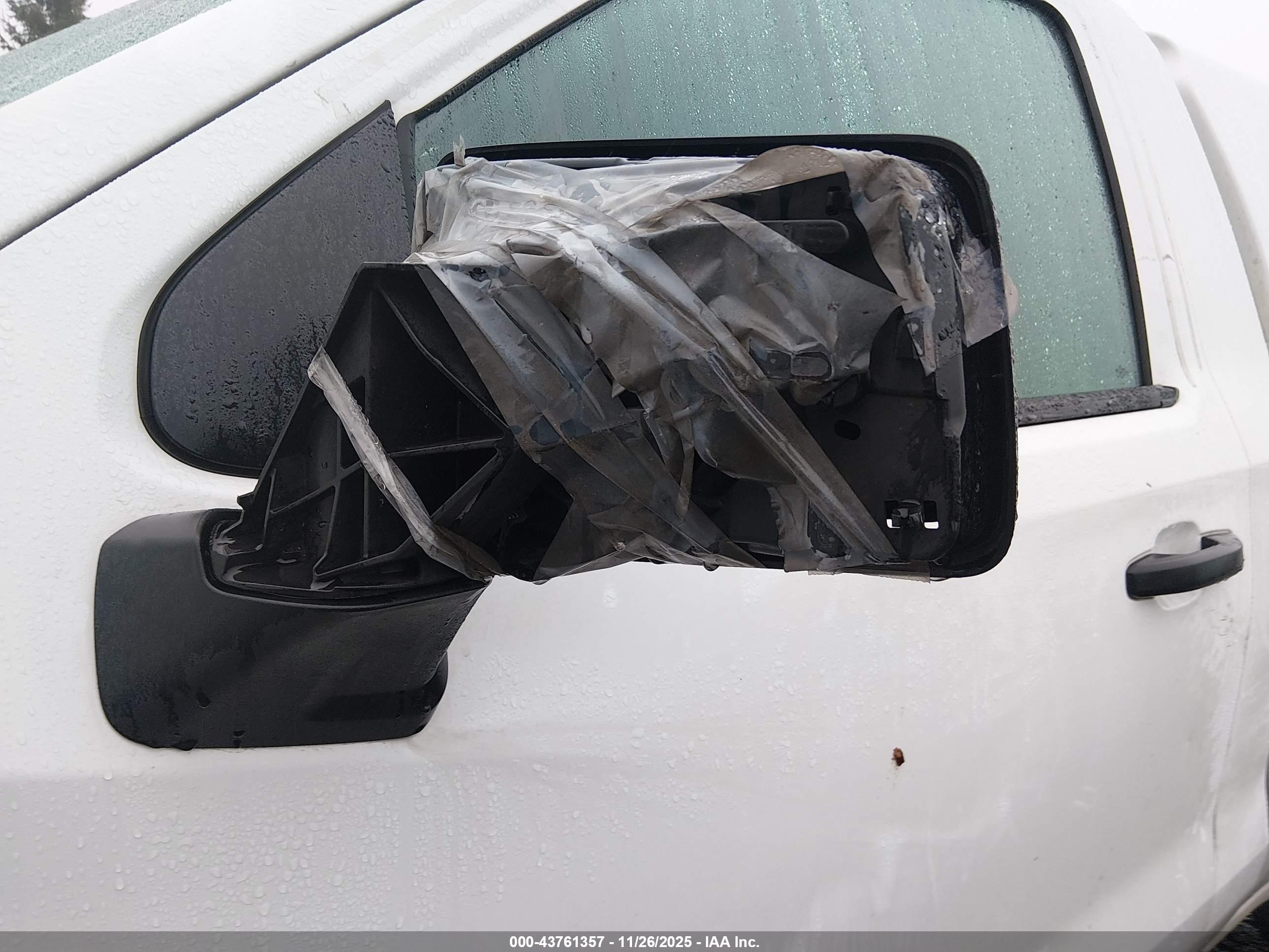 CHEVROLET SILVERADO image 6