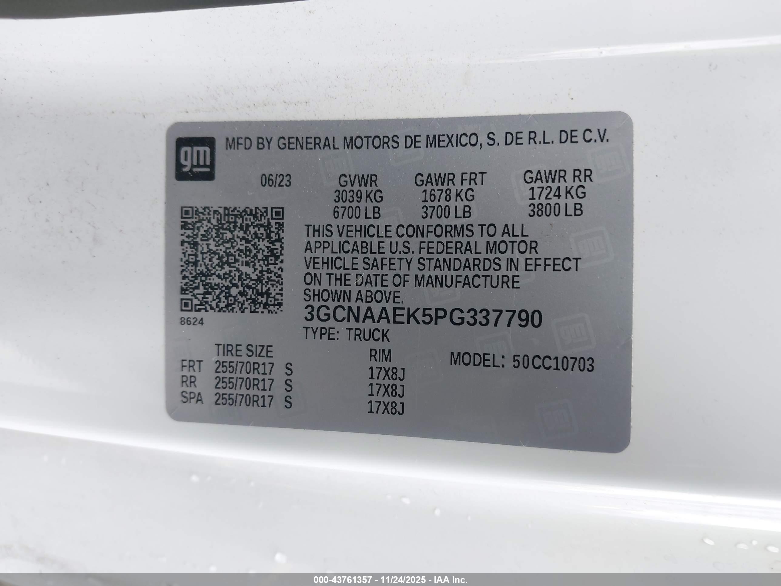 CHEVROLET SILVERADO image 9