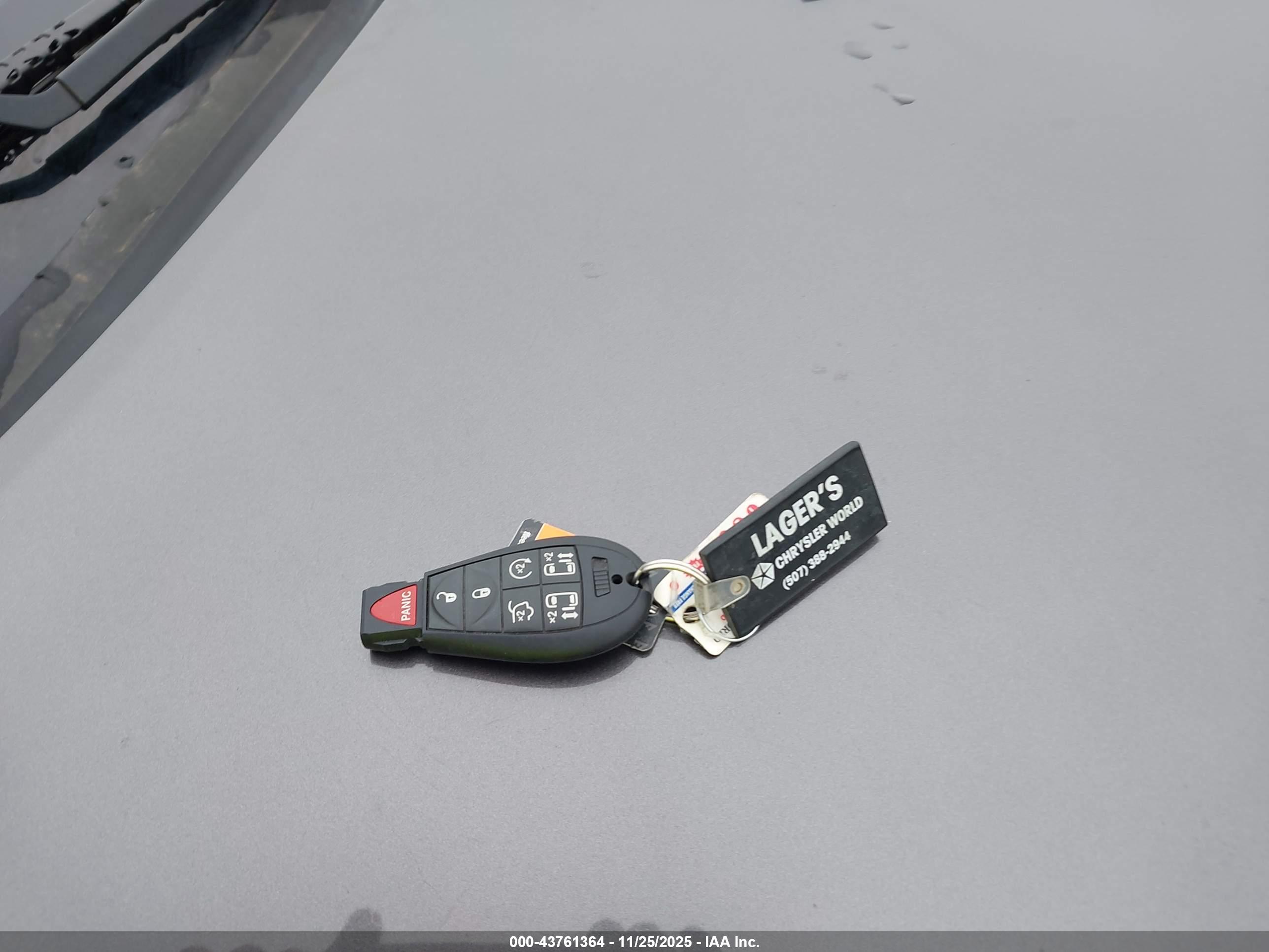 CHRYSLER TOWN image 11