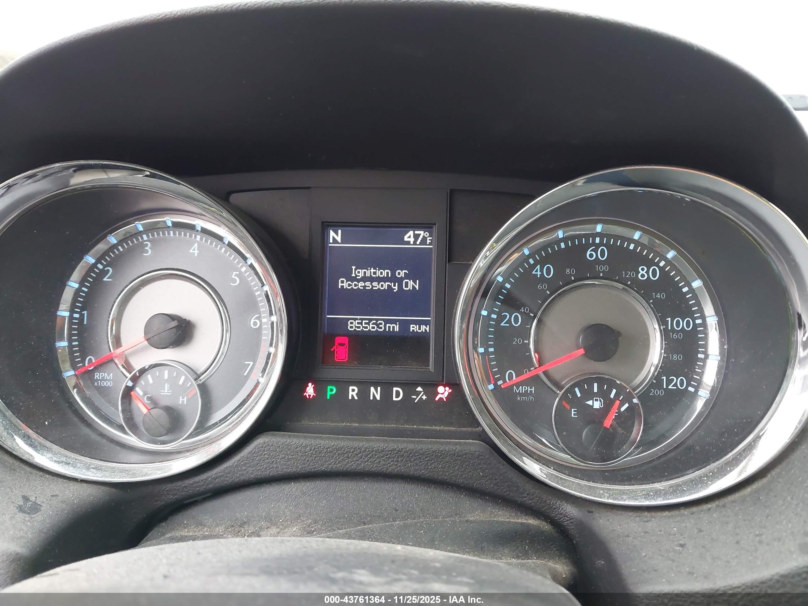 CHRYSLER TOWN image 7
