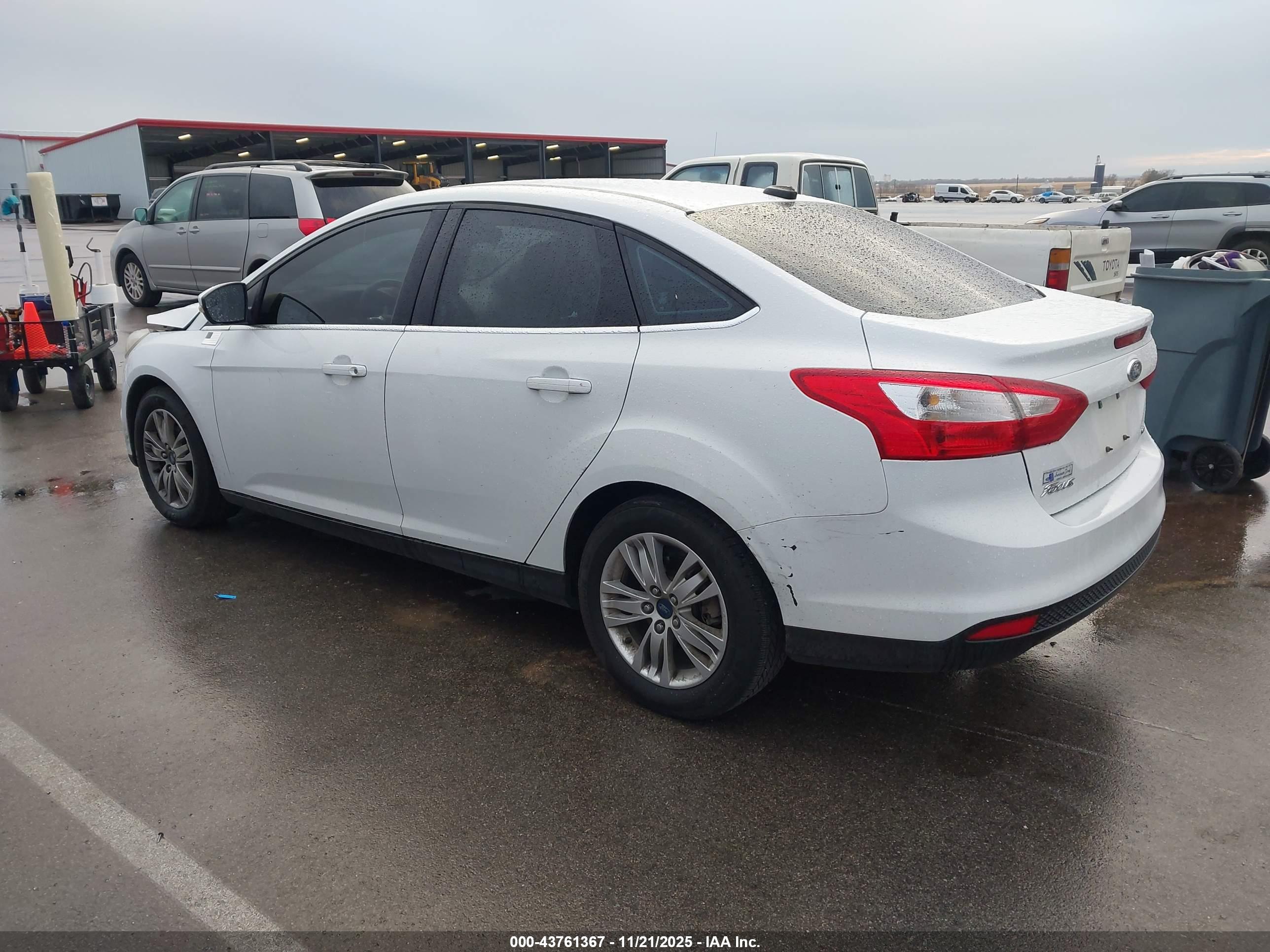 FORD FOCUS image 3
