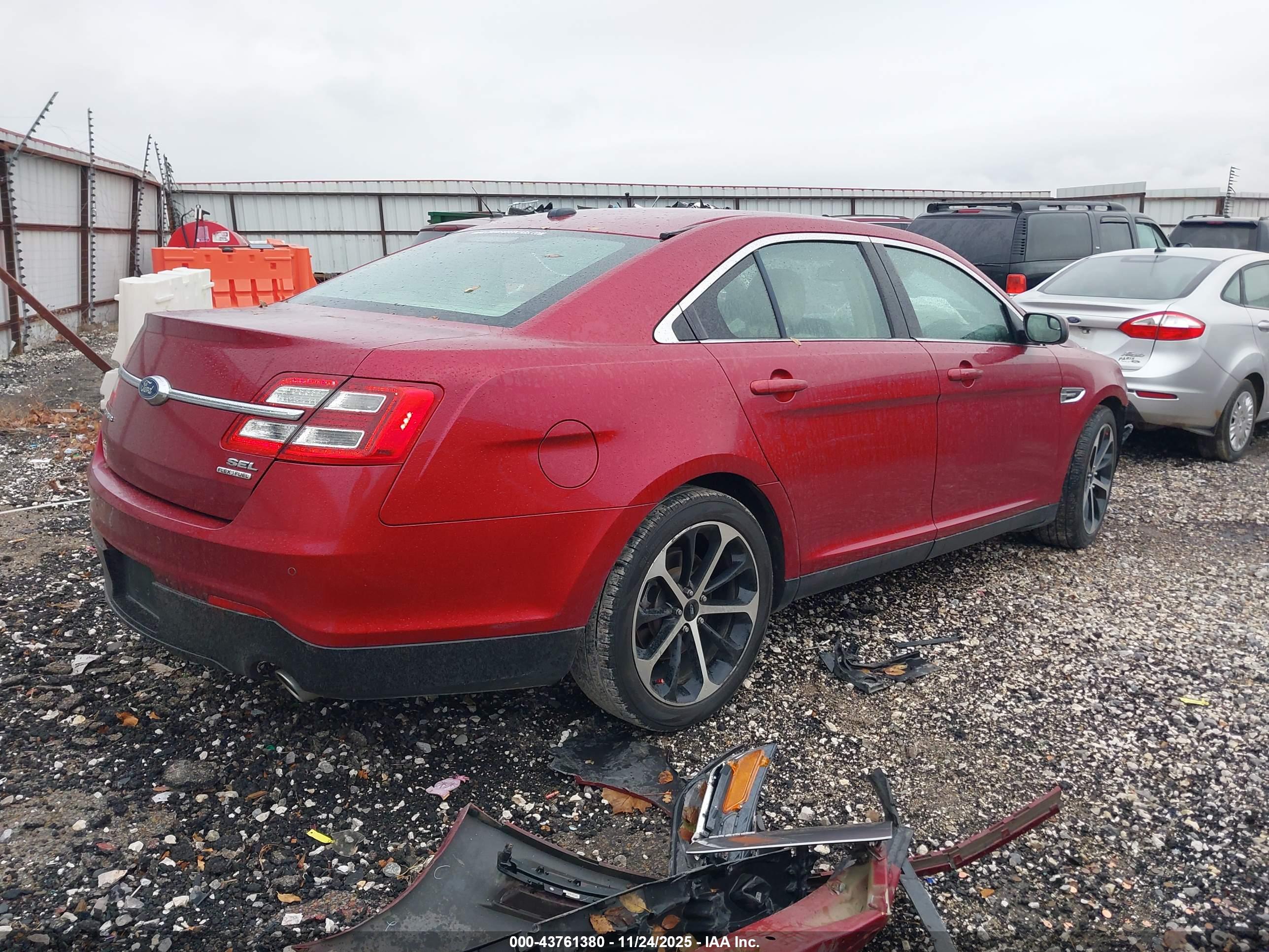 FORD TAURUS image 4