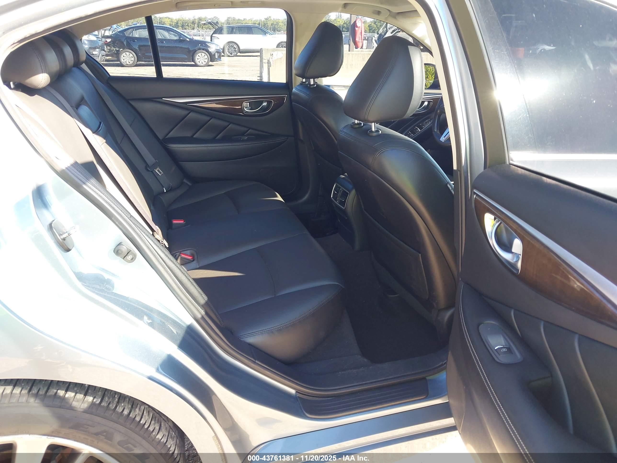 INFINITI Q50 image 8