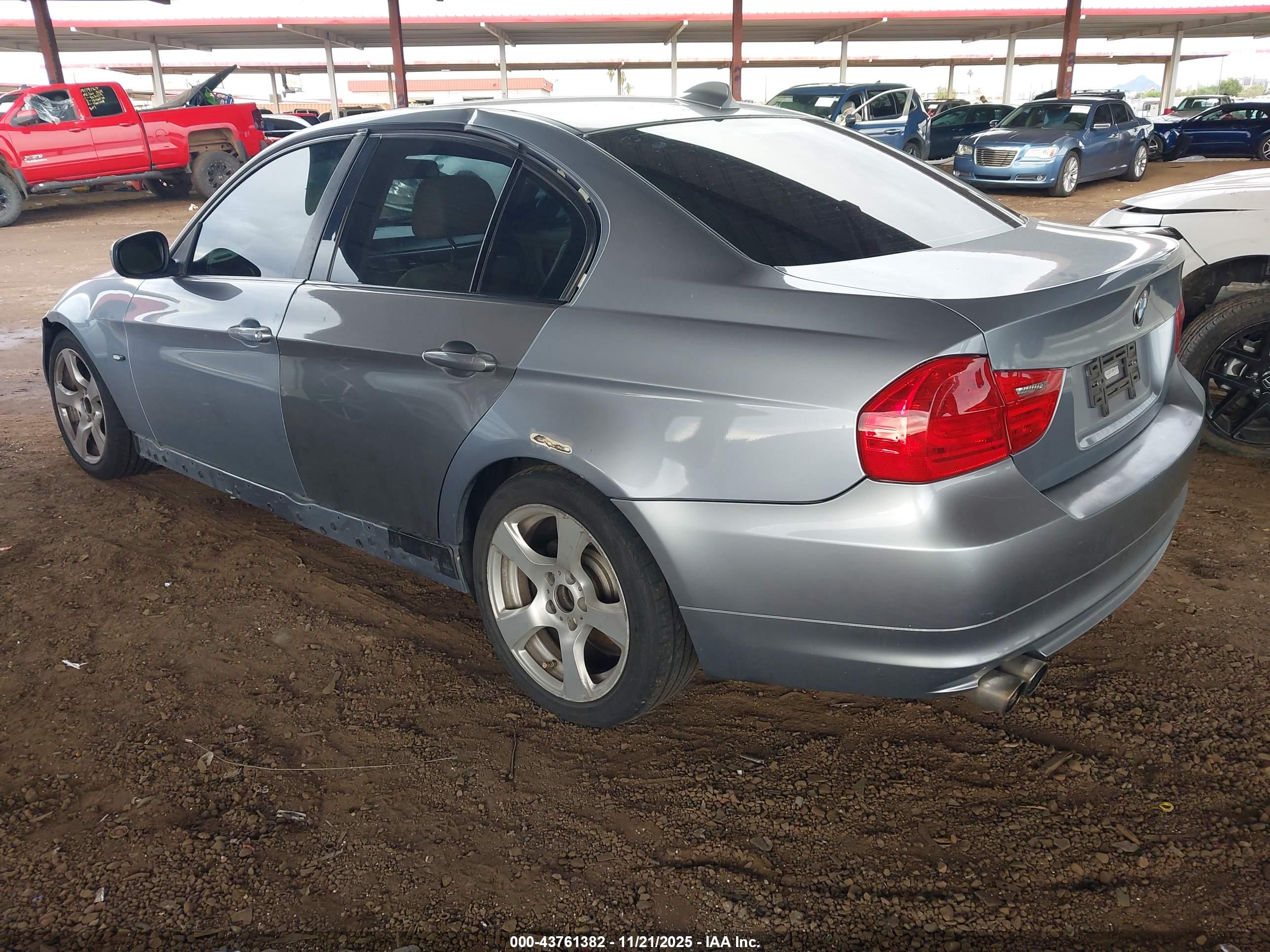 BMW 328I image 3