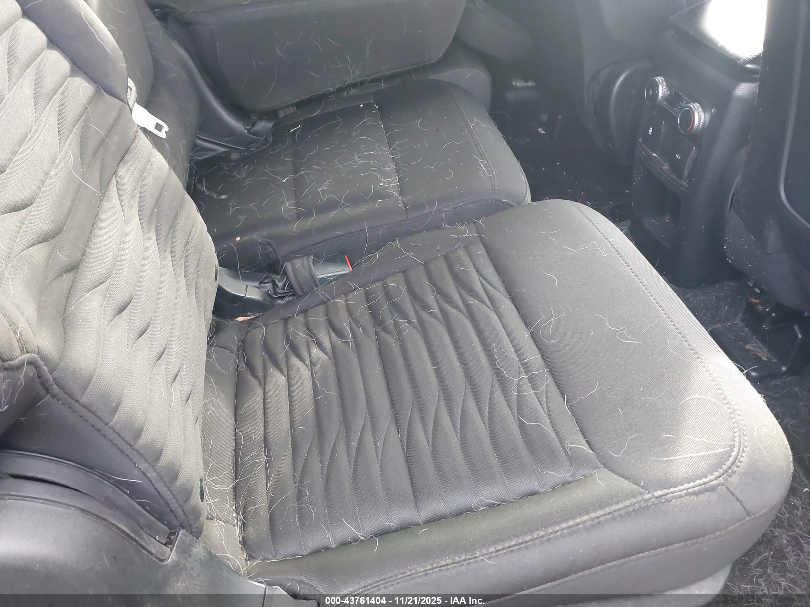 FORD EXPLORER image 8