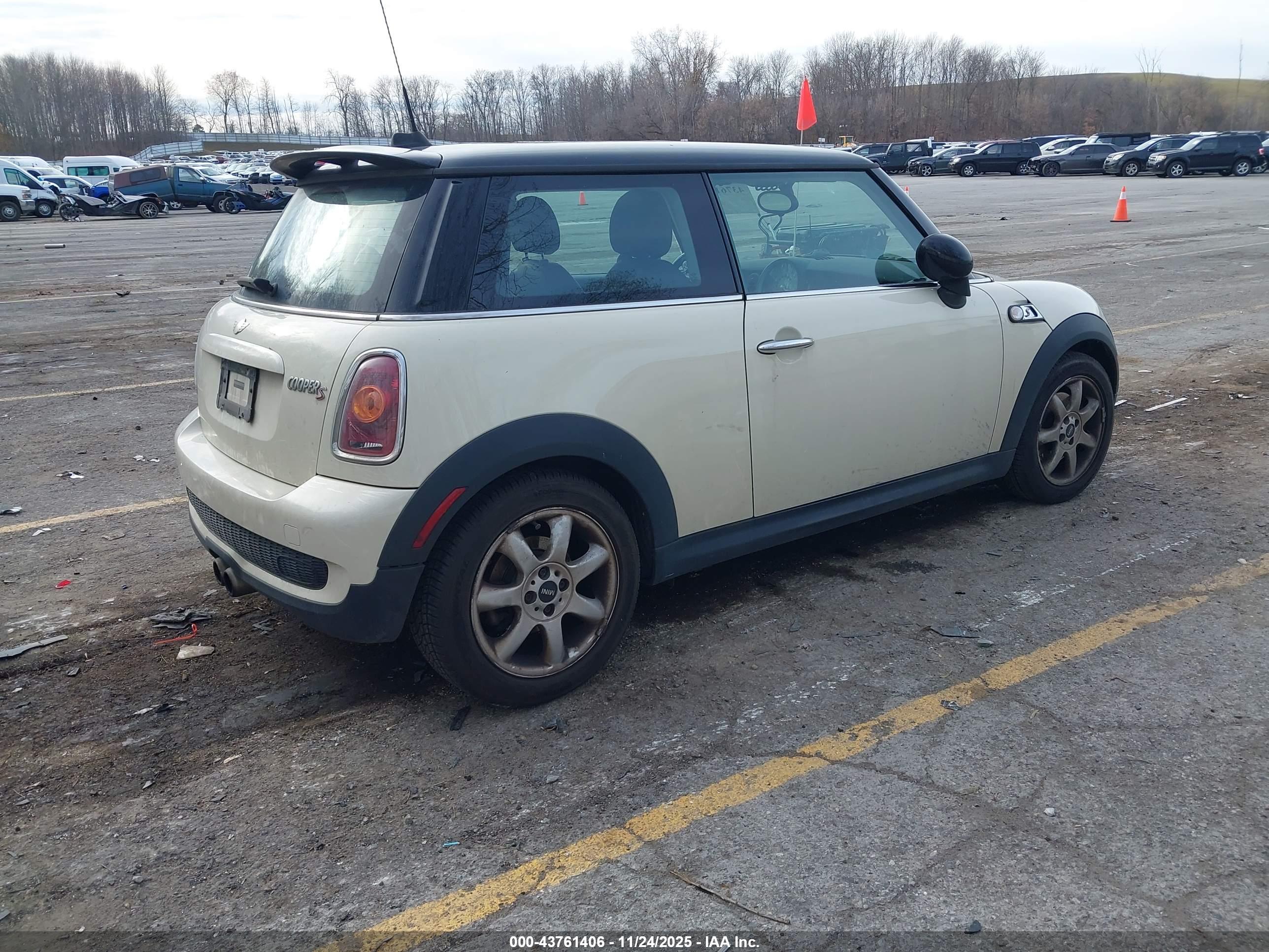 MINI COOPER image 4