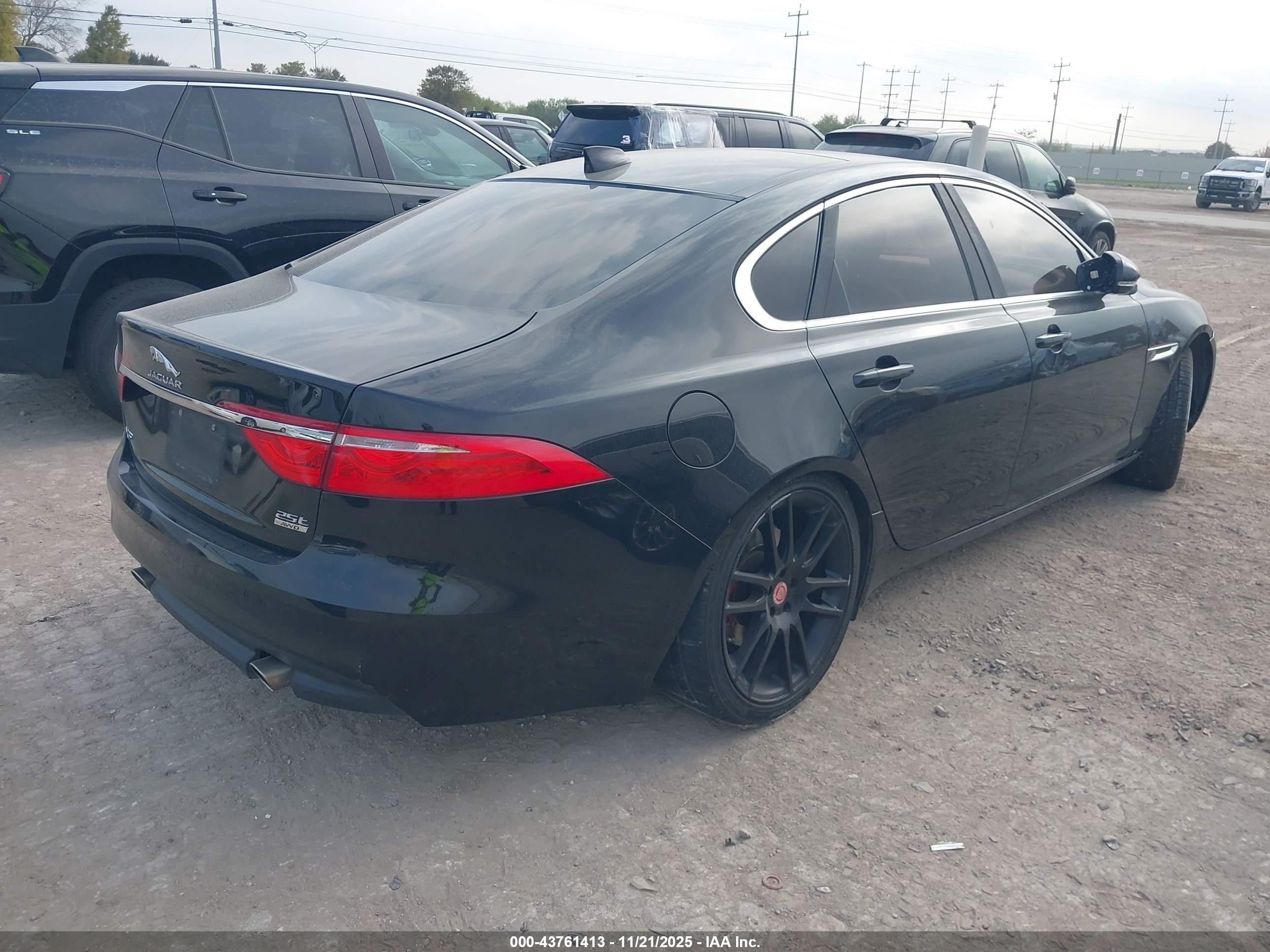 JAGUAR XF image 4