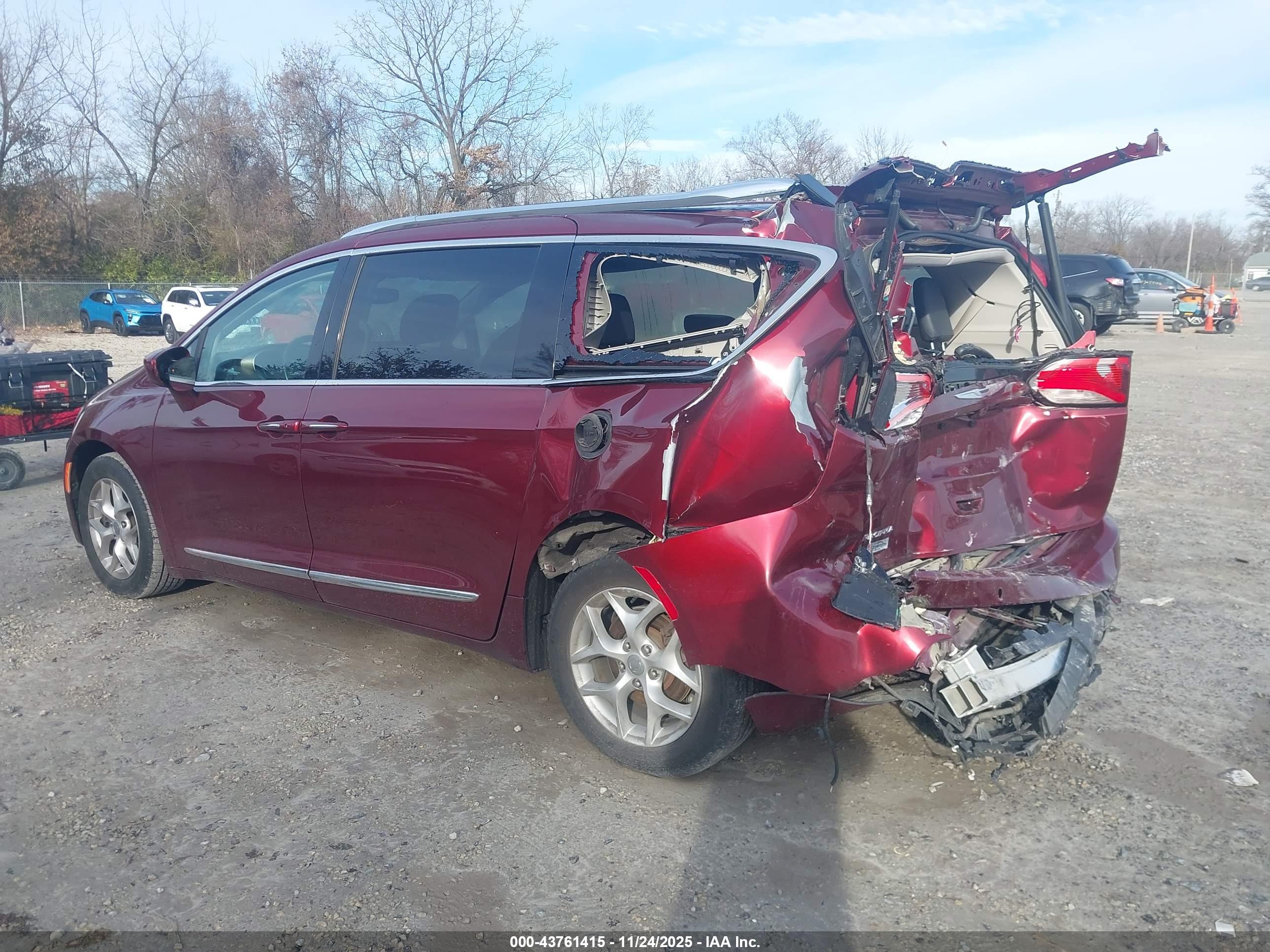CHRYSLER PACIFICA image 3