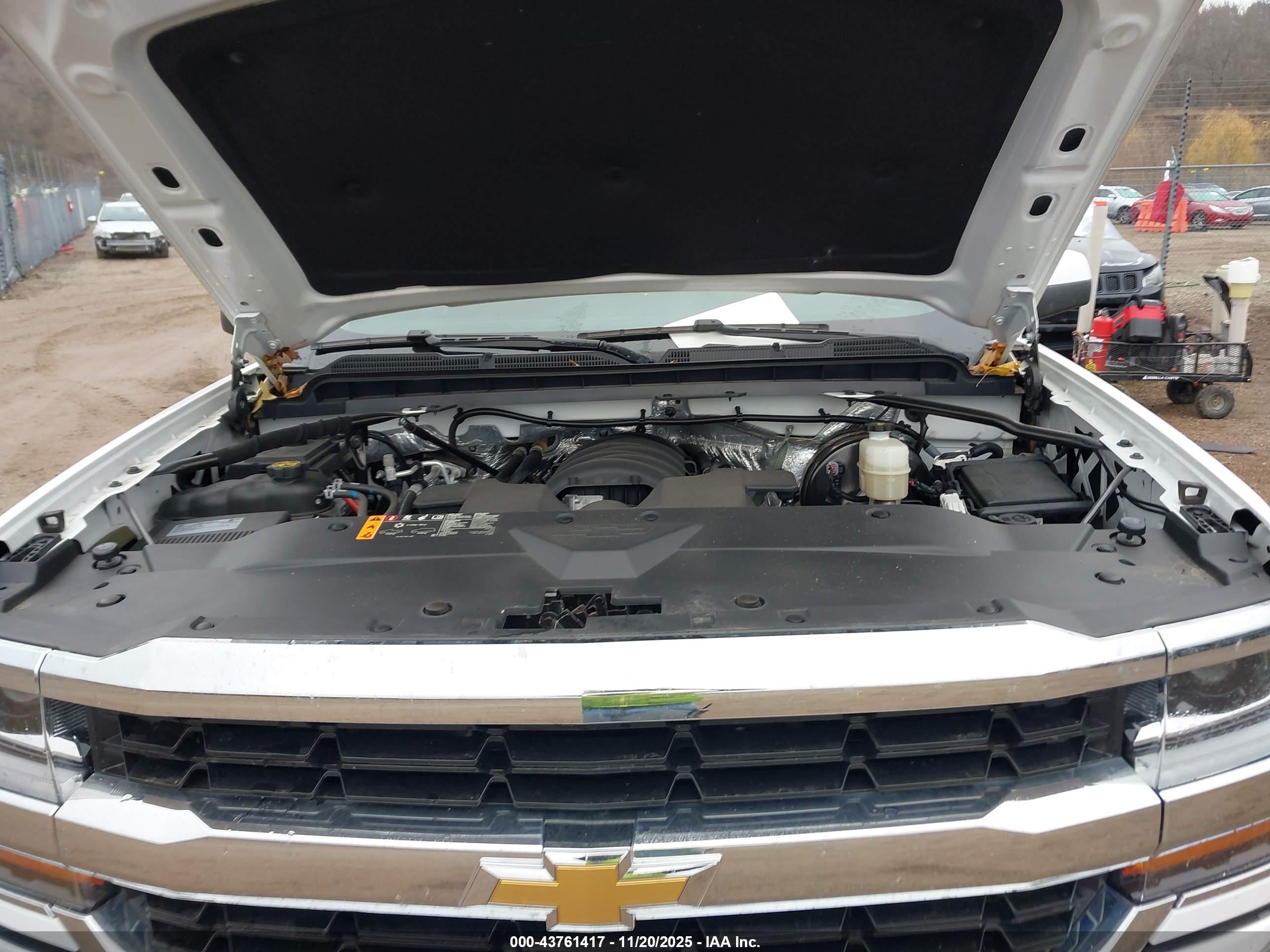 CHEVROLET SILVERADO image 10
