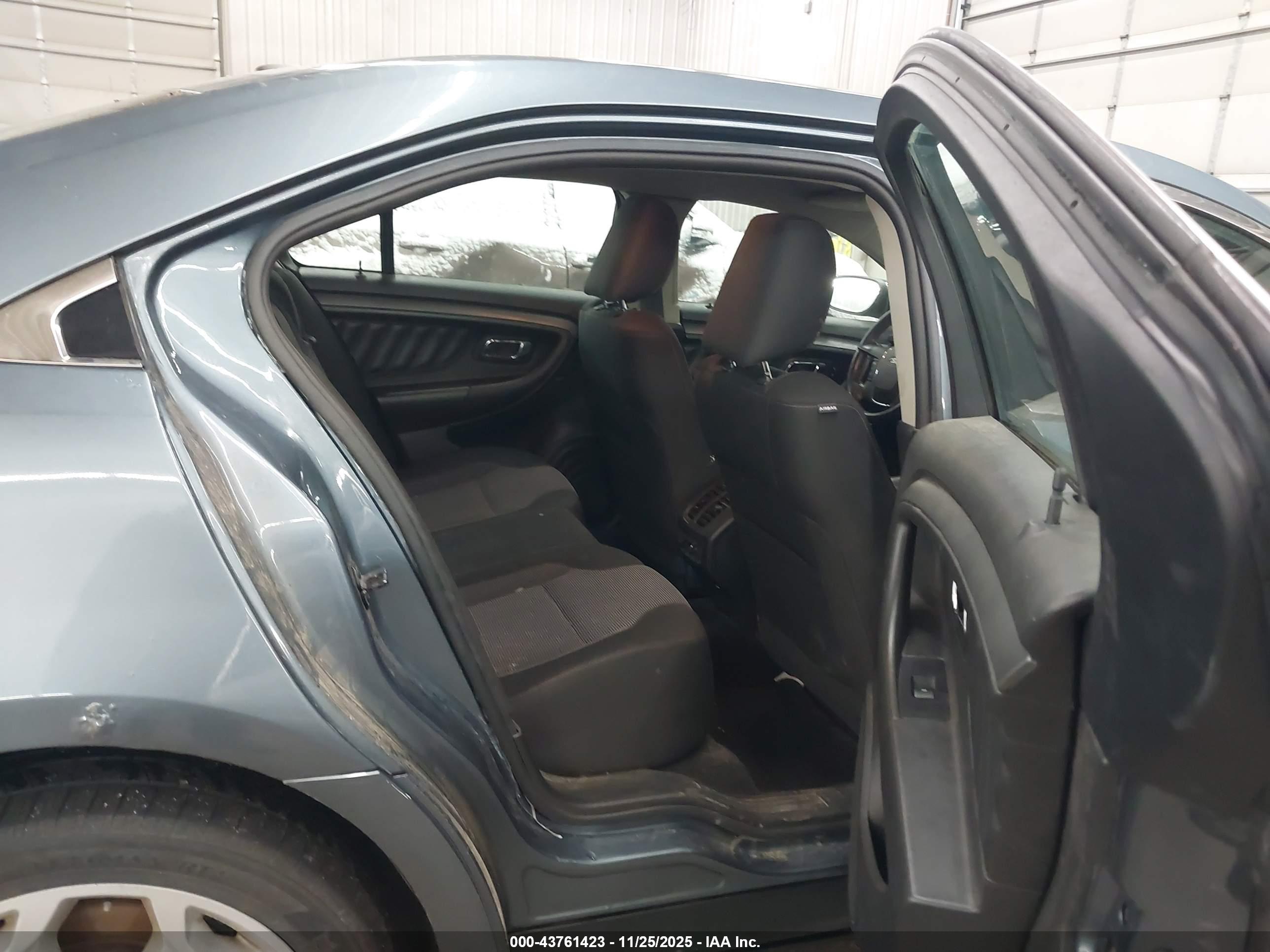 FORD TAURUS image 8