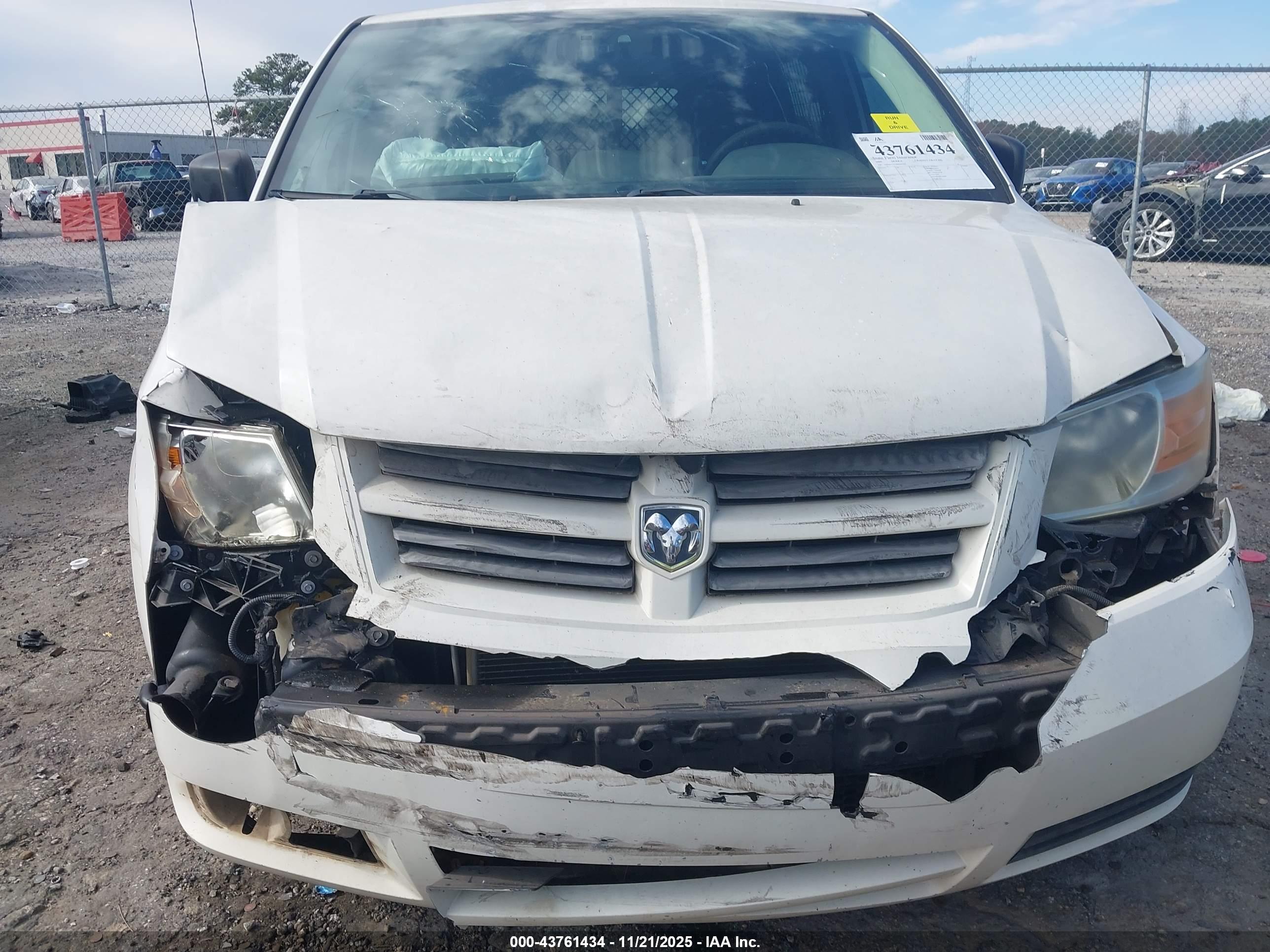 DODGE GRAND image 6