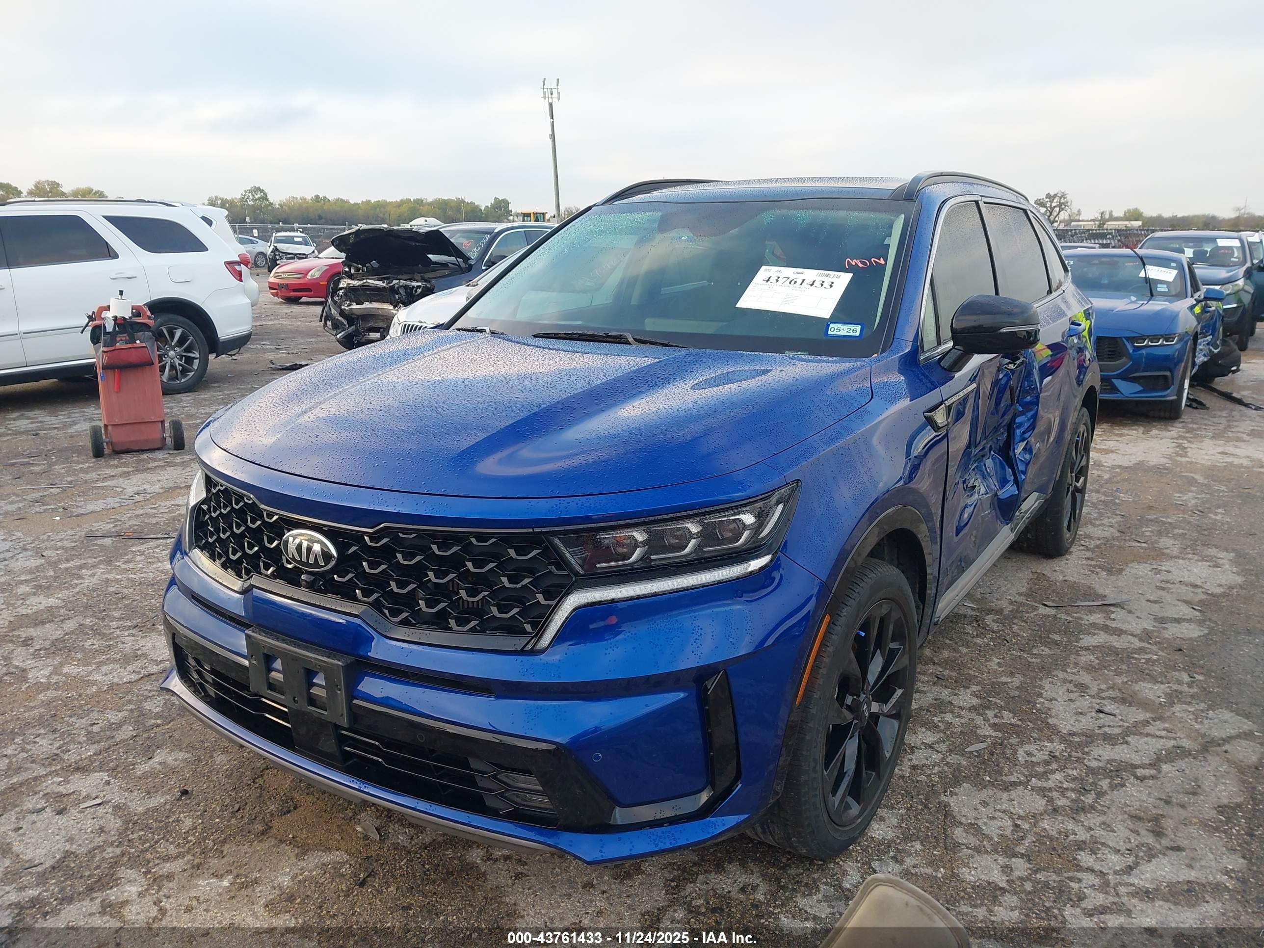 KIA SORENTO image 2