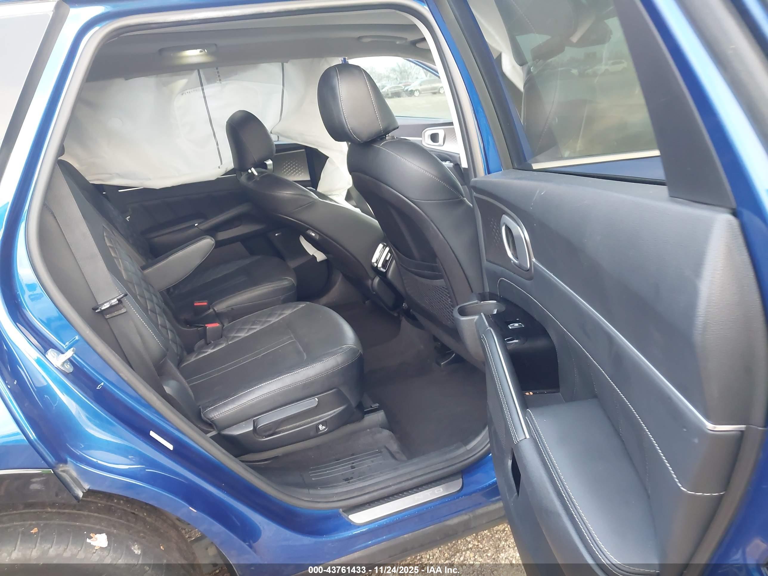 KIA SORENTO image 8