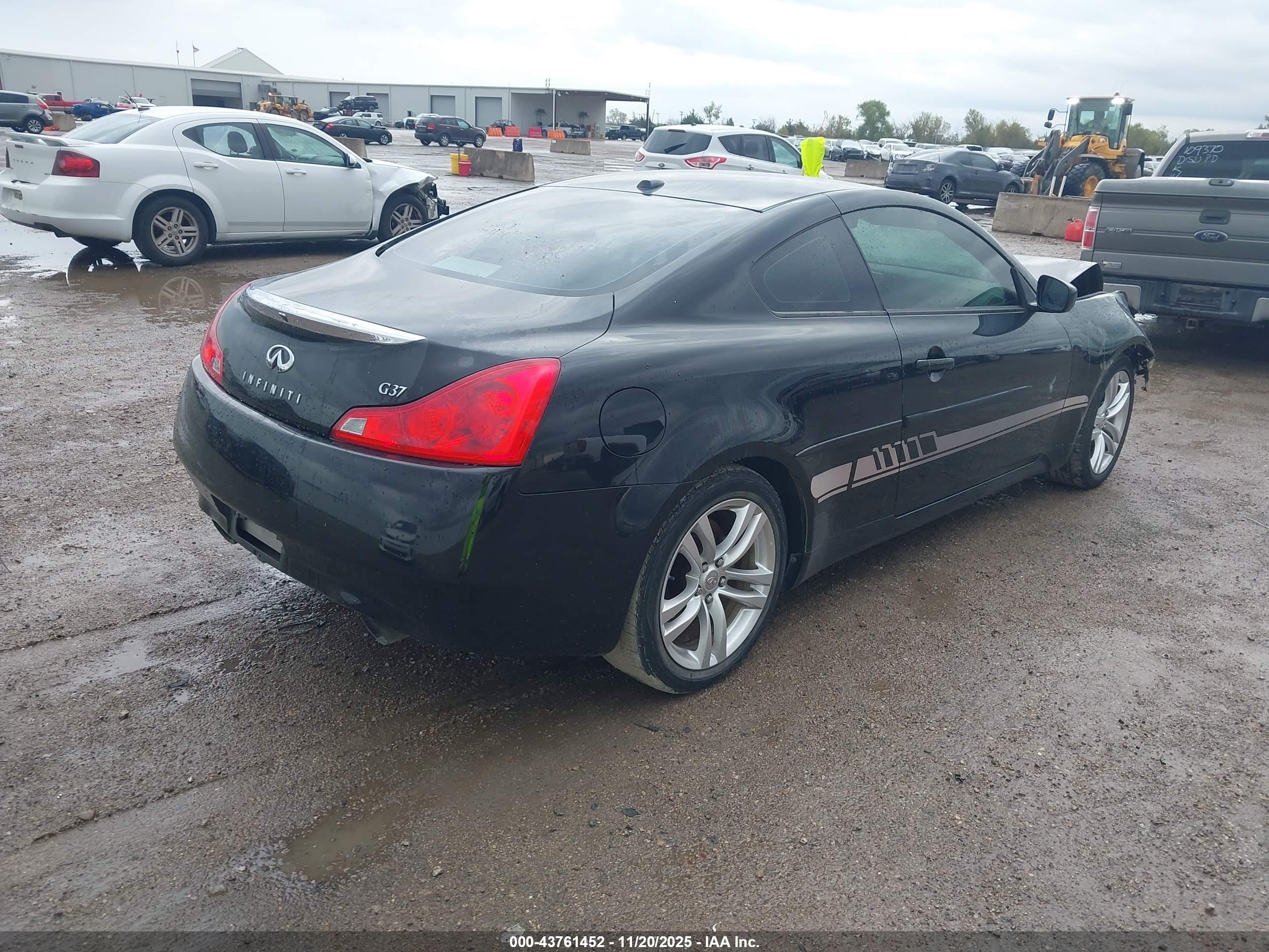 INFINITI G37 image 4