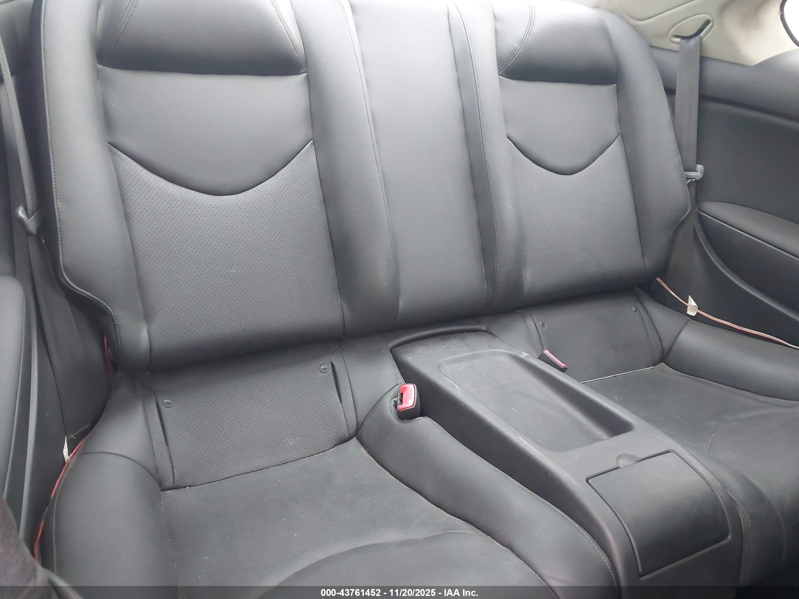 INFINITI G37 image 8