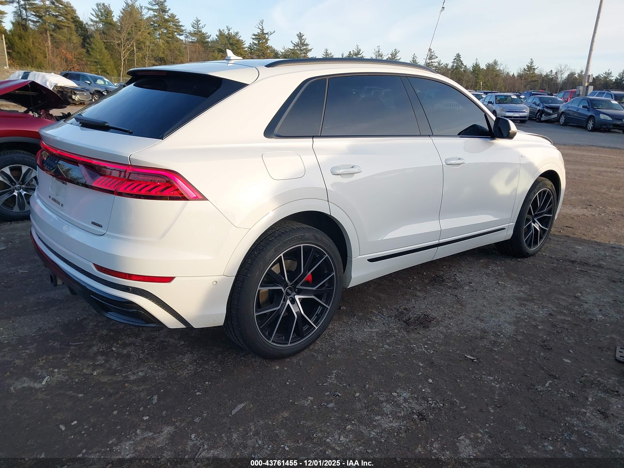 AUDI Q8 image 4