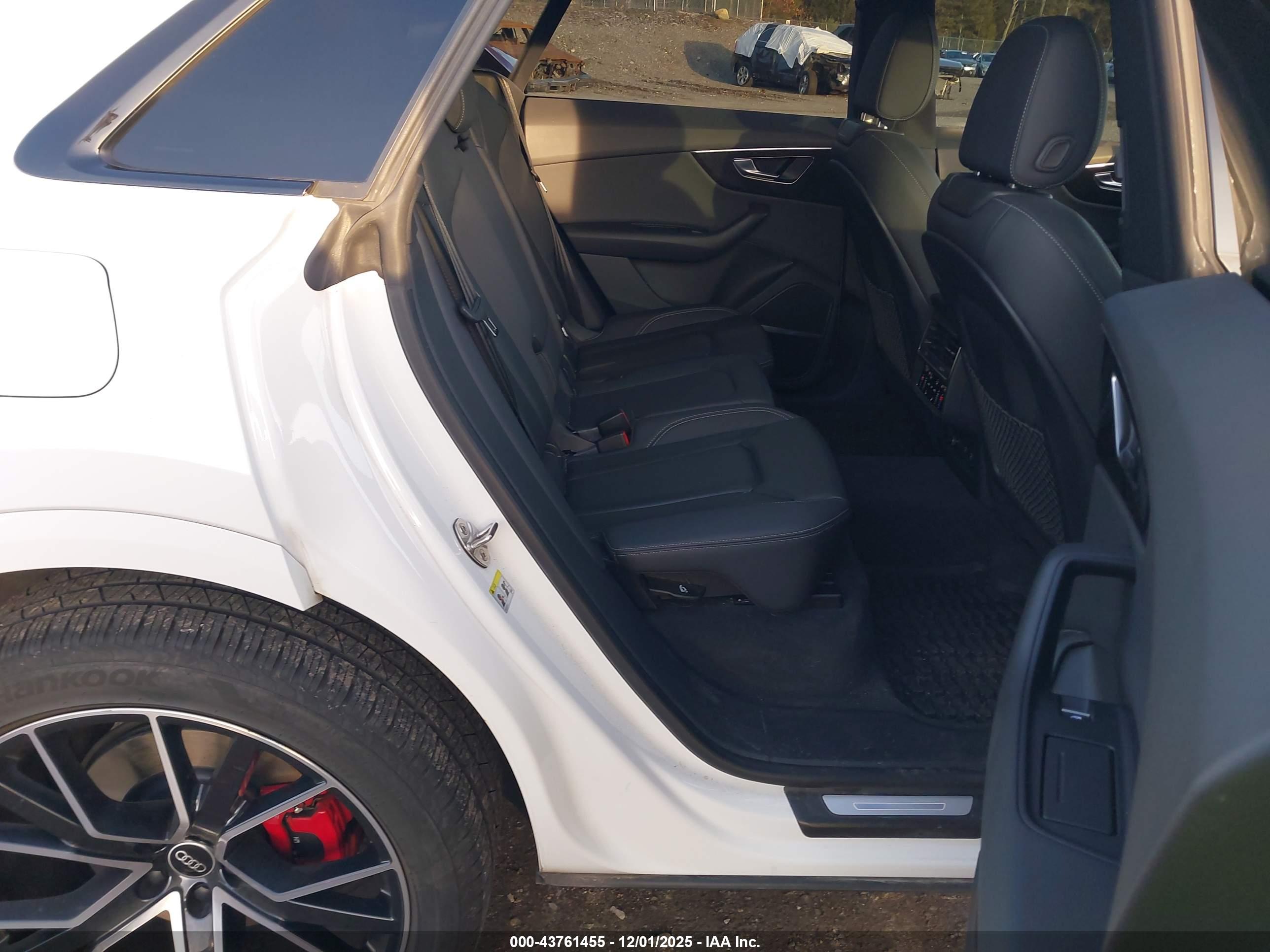 AUDI Q8 image 8