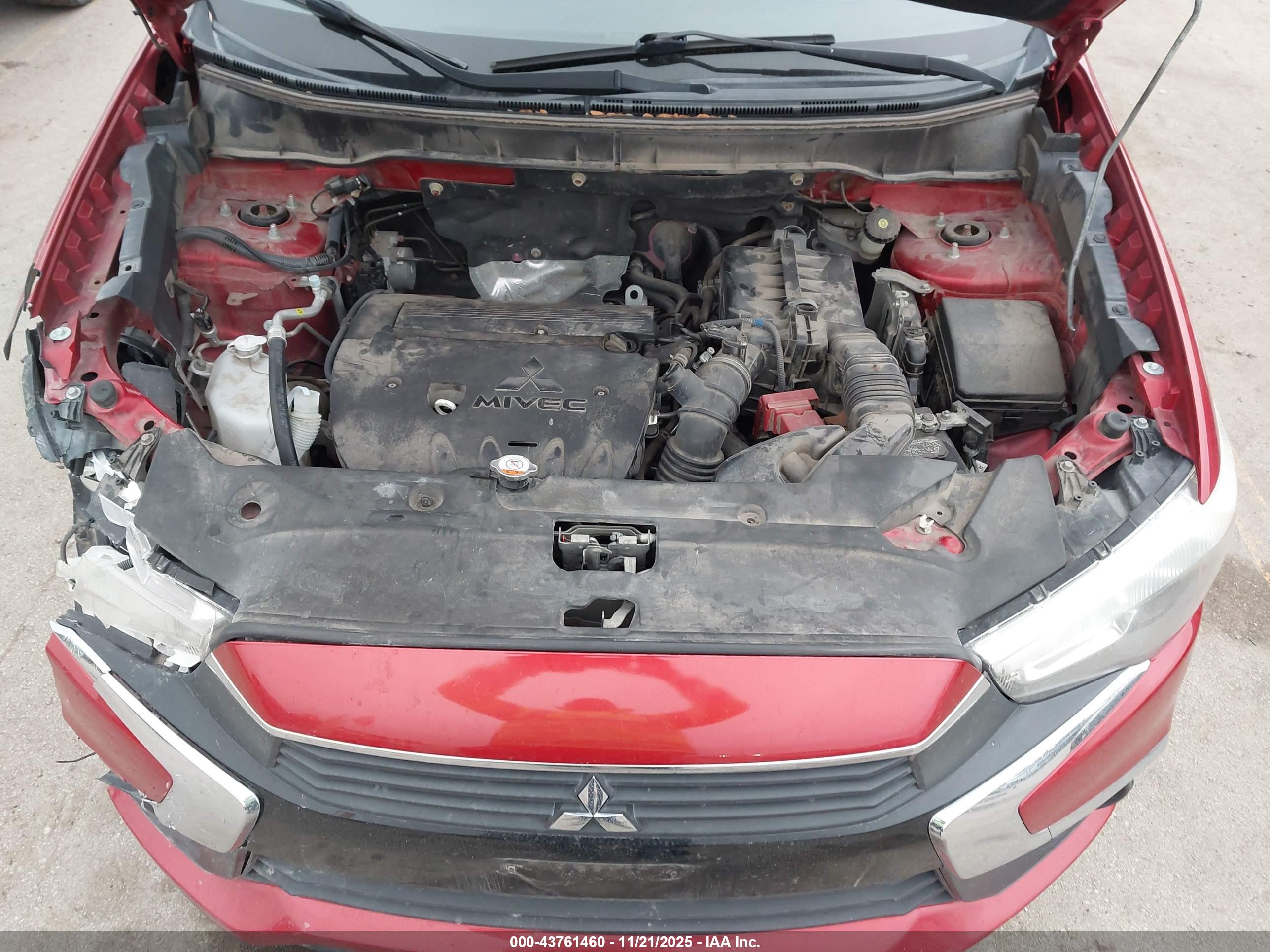 MITSUBISHI OUTLANDER image 10