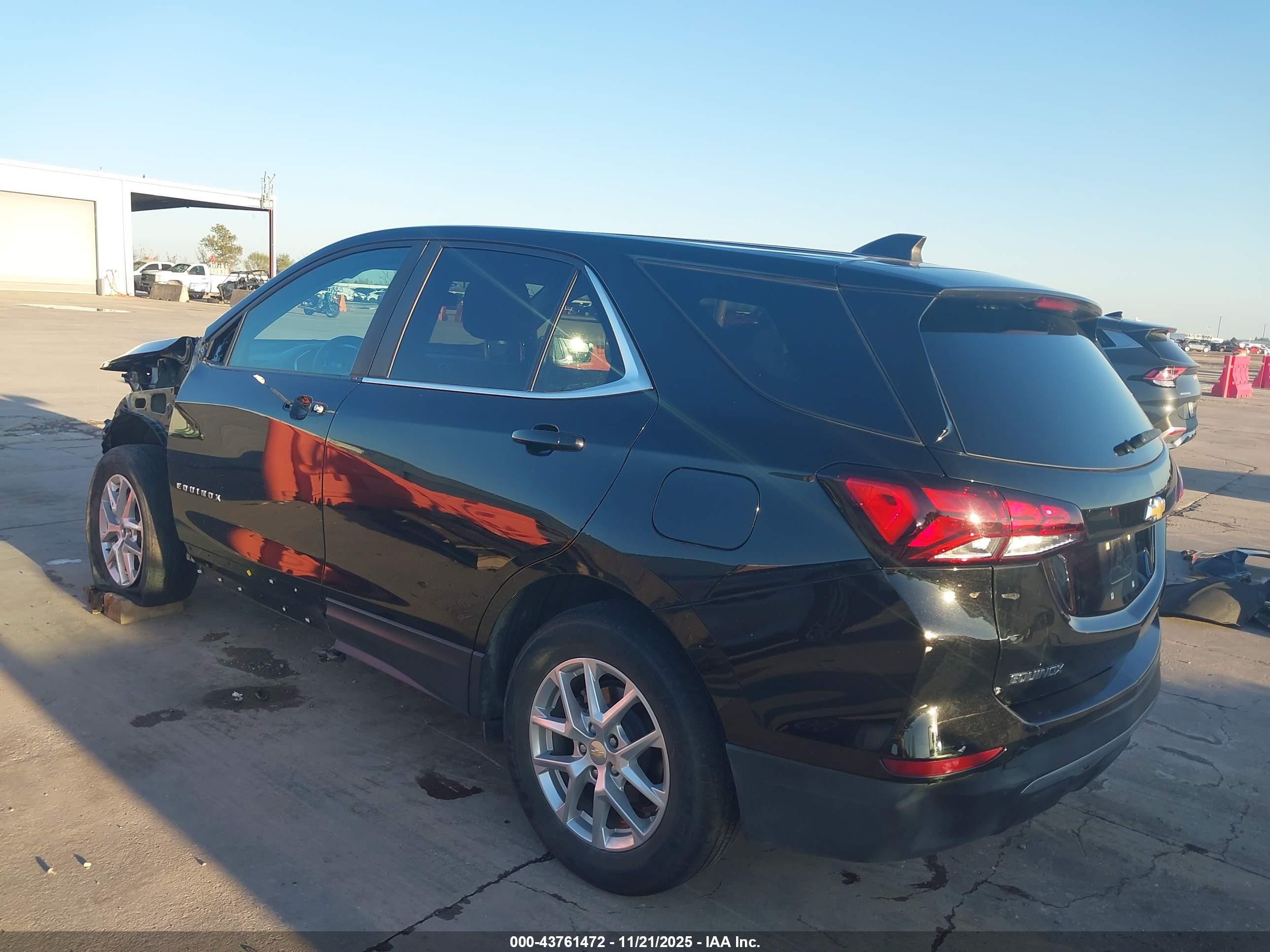 CHEVROLET EQUINOX image 3