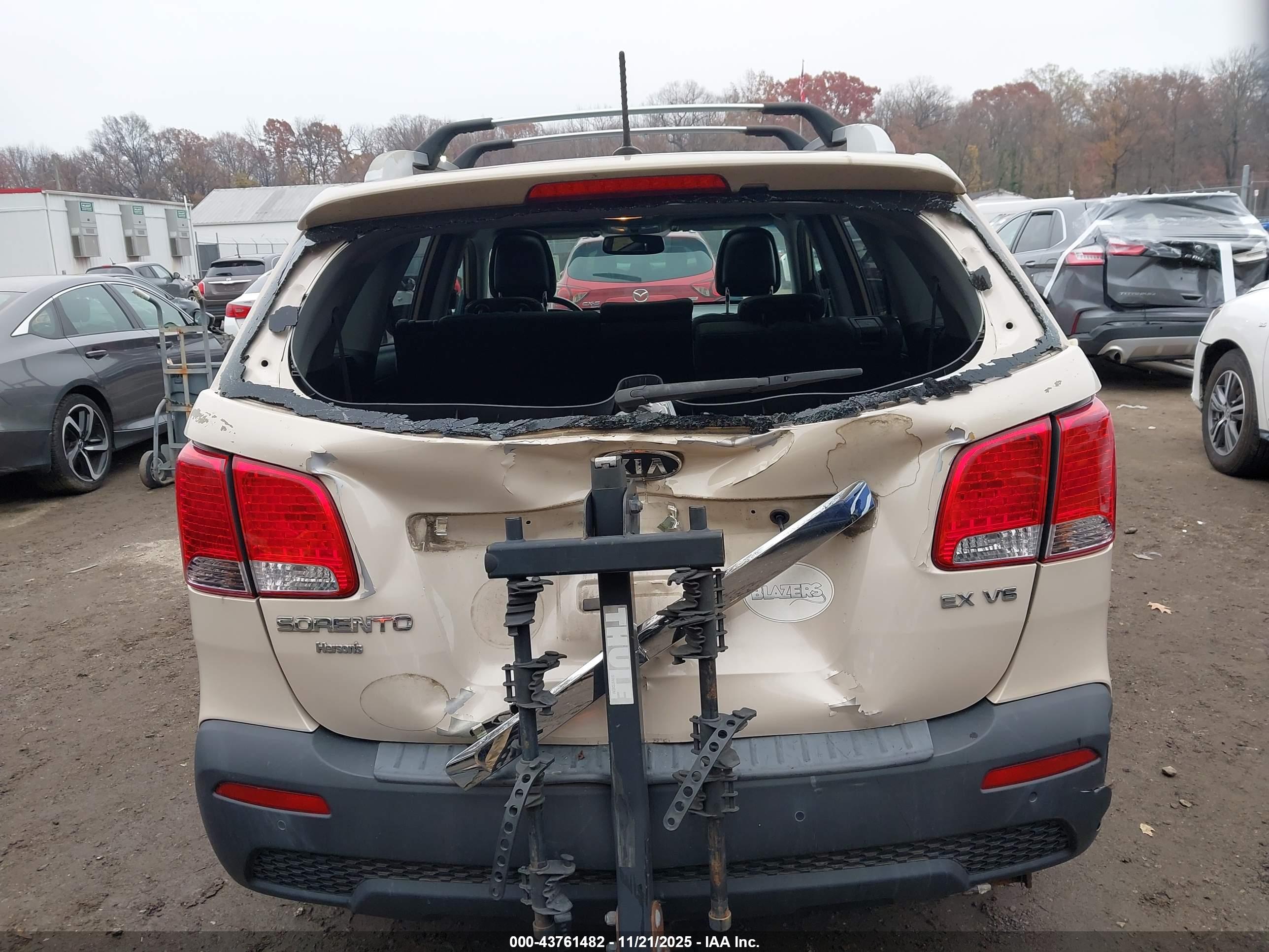 KIA SORENTO image 6