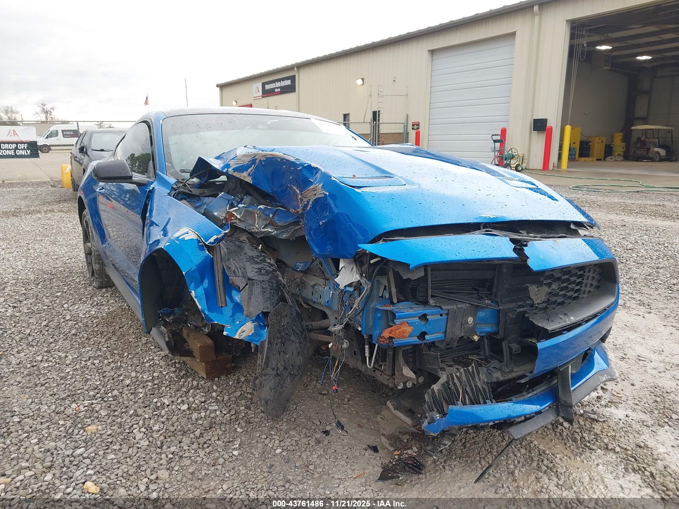FORD MUSTANG image 6