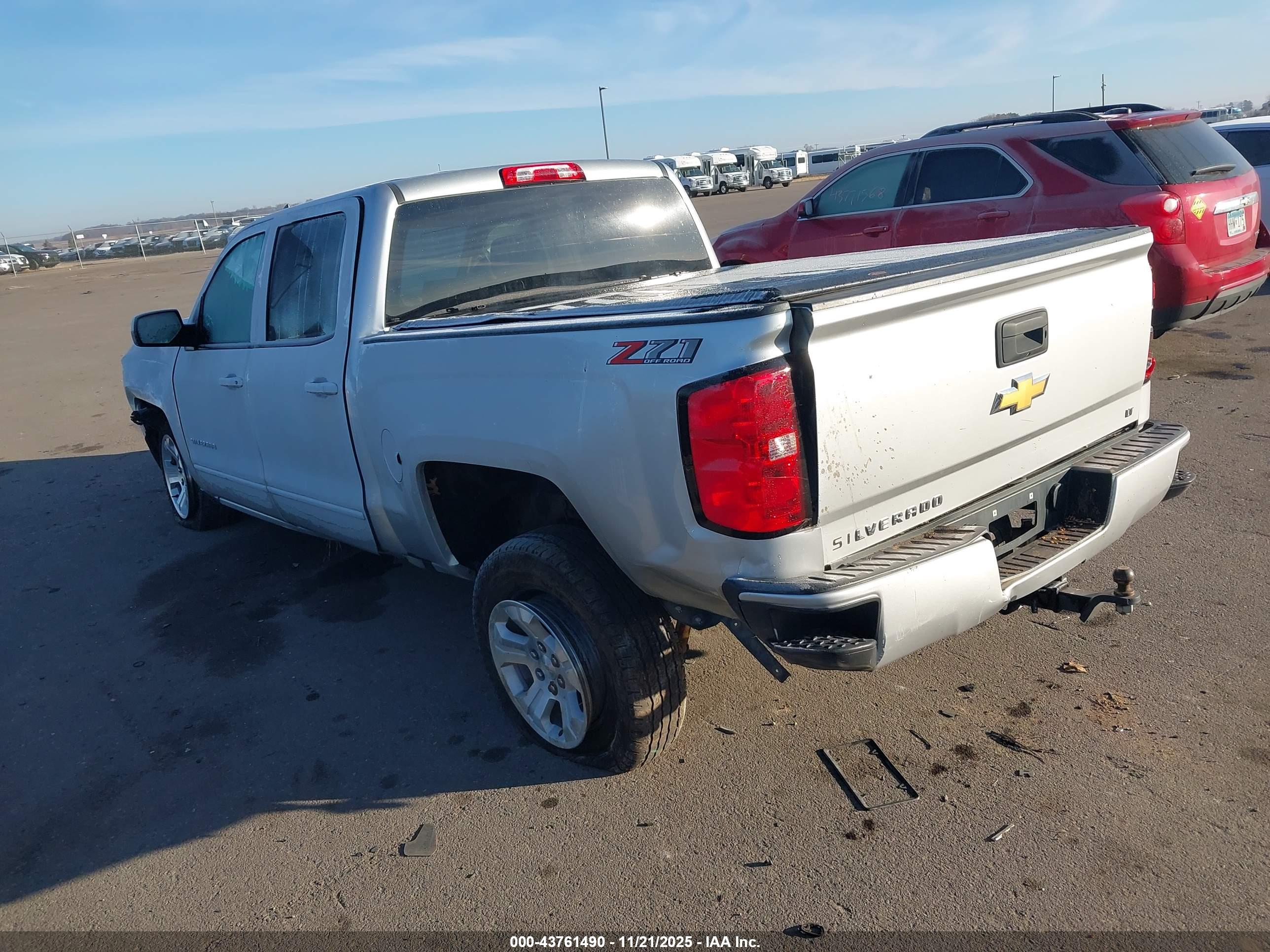 CHEVROLET SILVERADO image 3
